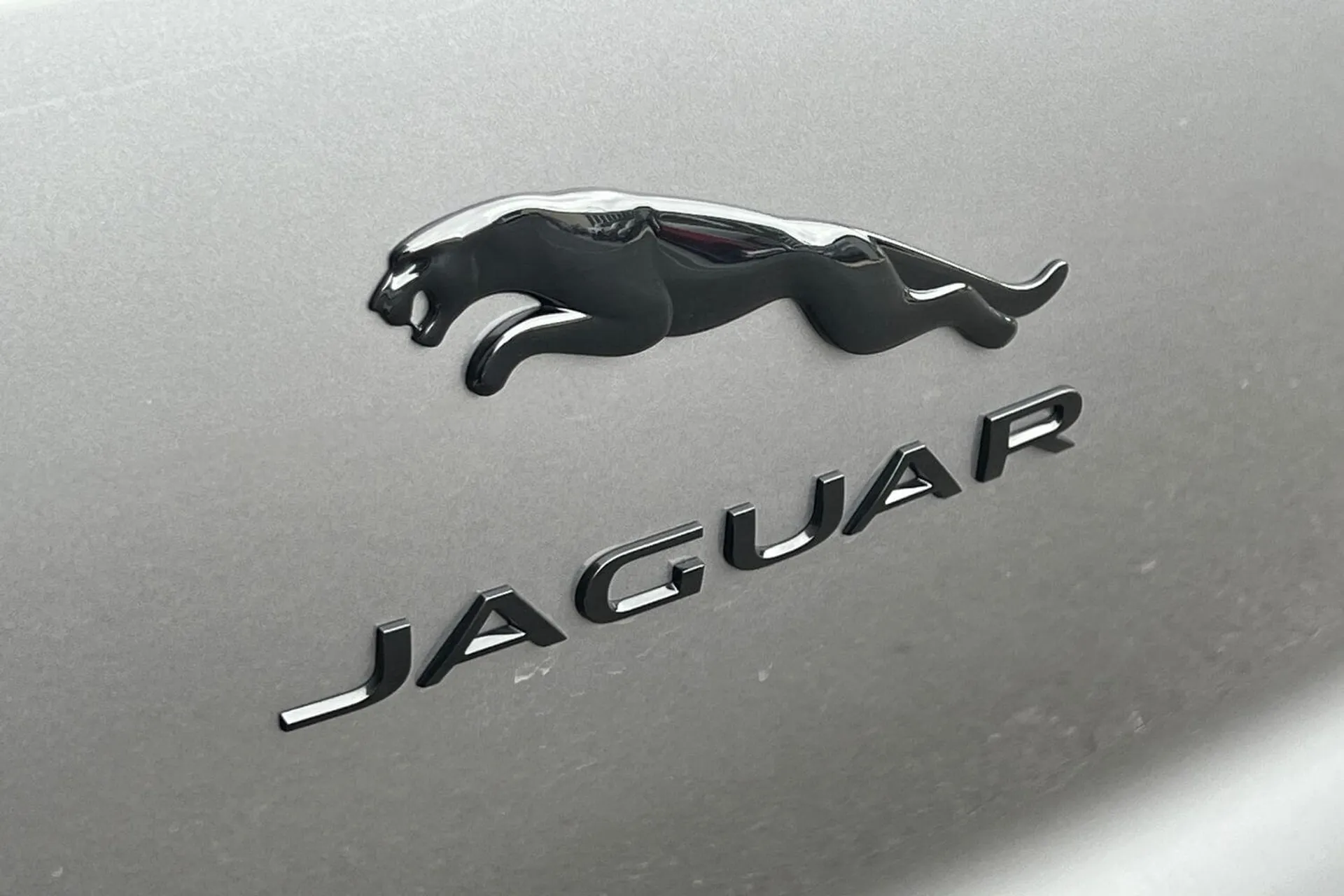 Jaguar I-PACE thumbnail image number 57