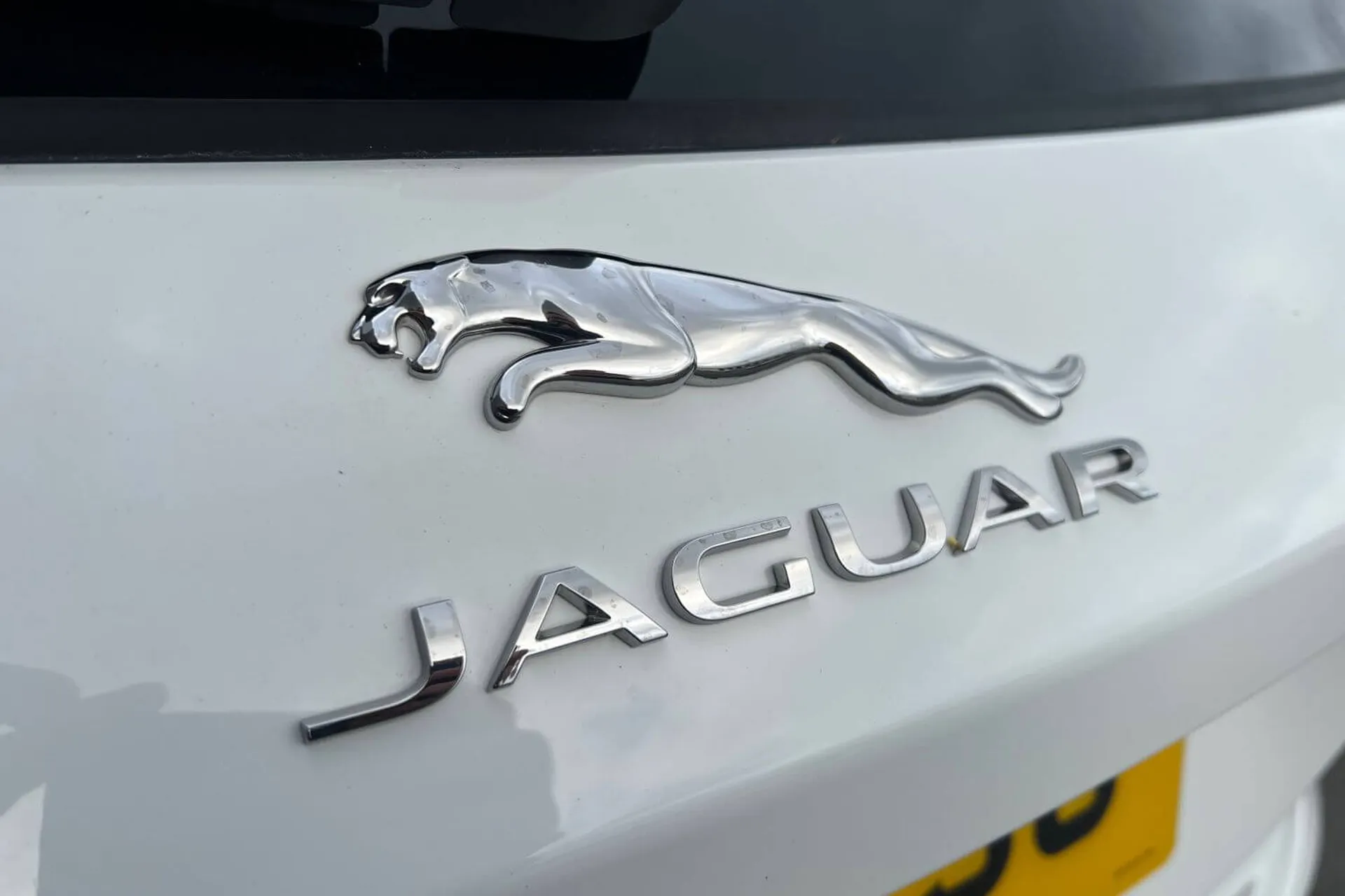 Jaguar F-PACE thumbnail image number 51