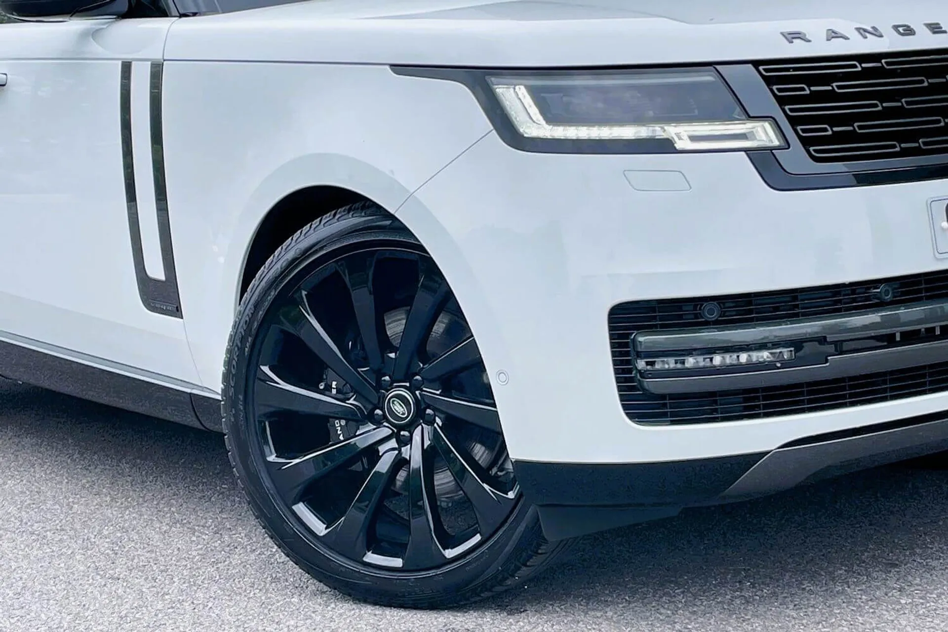 LAND ROVER RANGE ROVER thumbnail image number 9