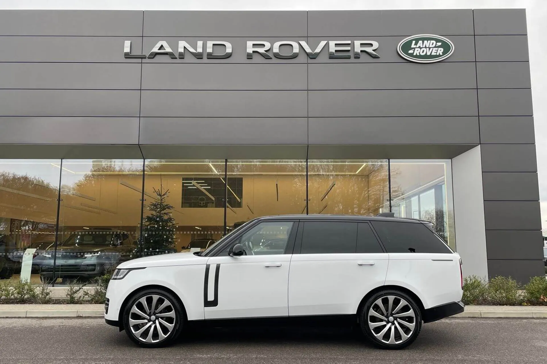 LAND ROVER RANGE ROVER thumbnail image number 7