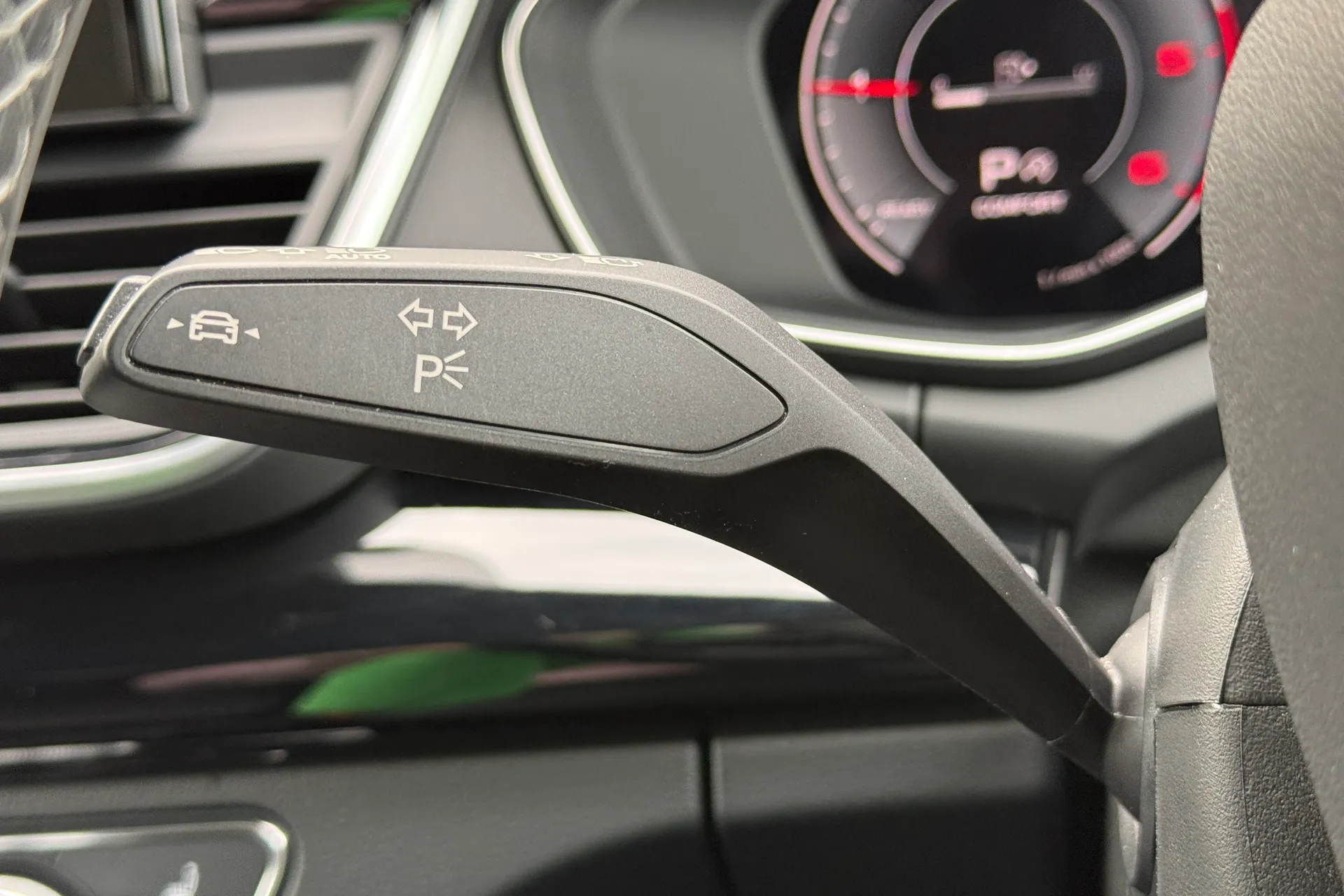 Audi Q5 thumbnail image number 11