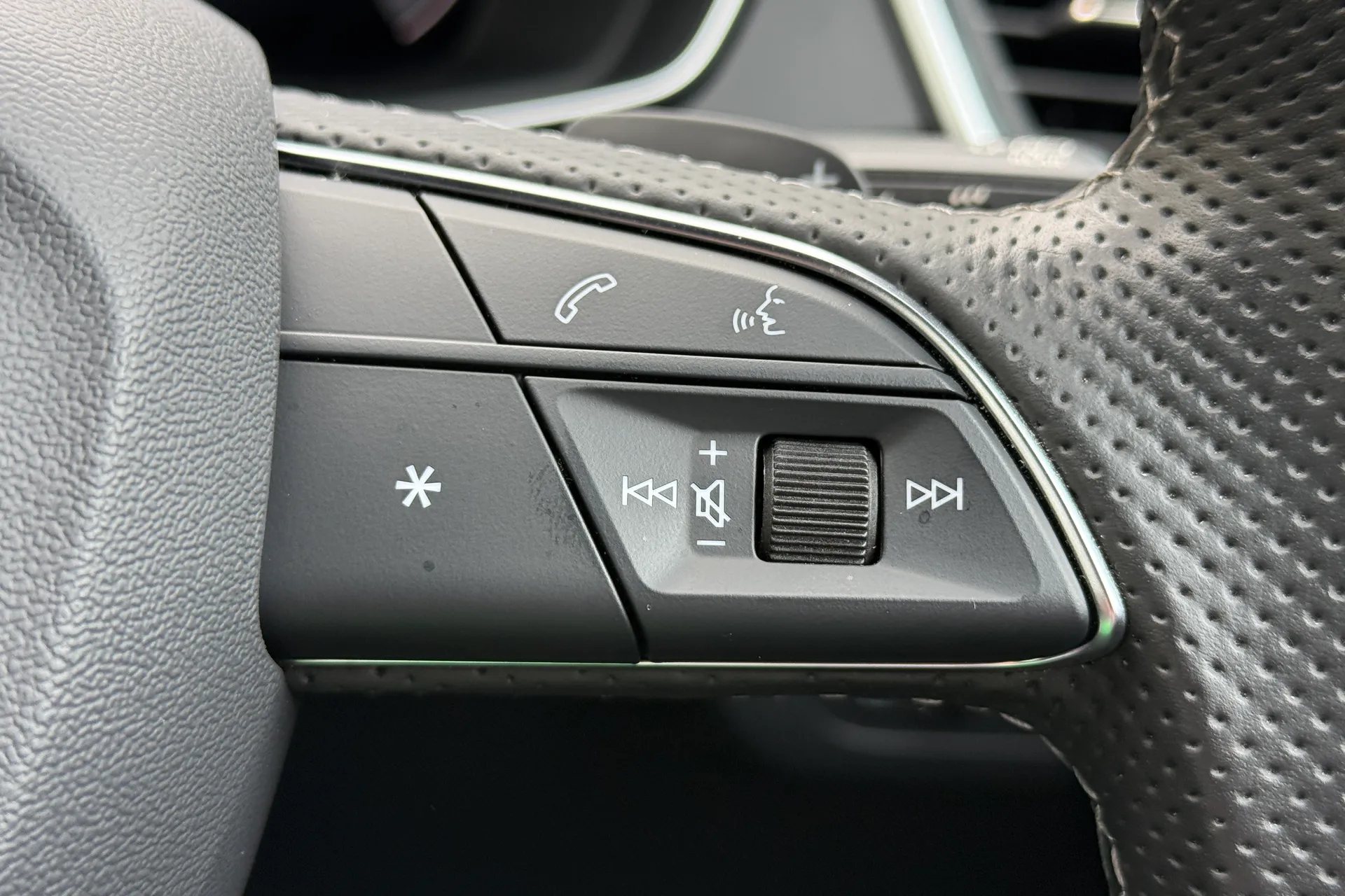 Audi Q5 thumbnail image number 15