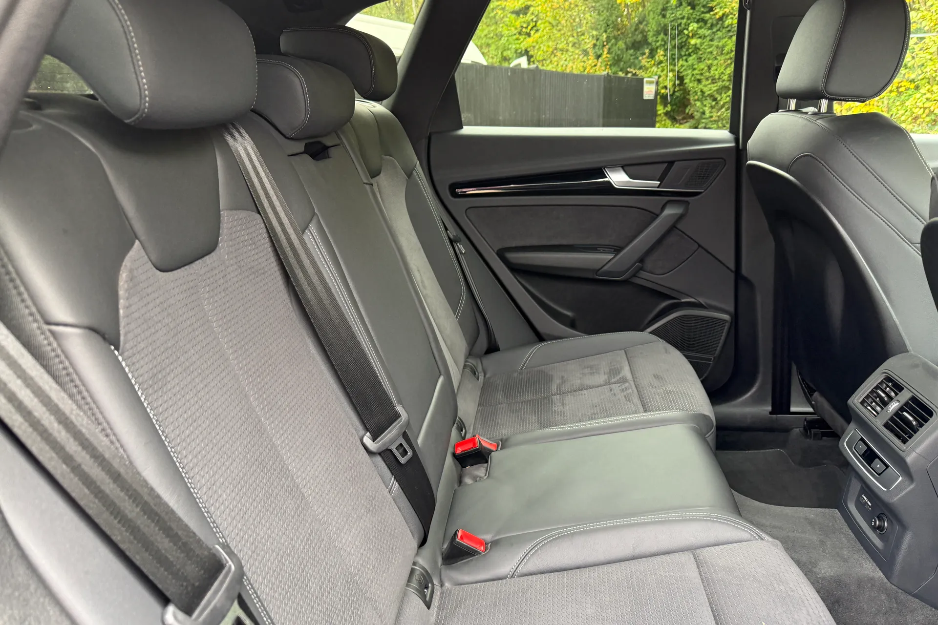 Audi Q5 thumbnail image number 28