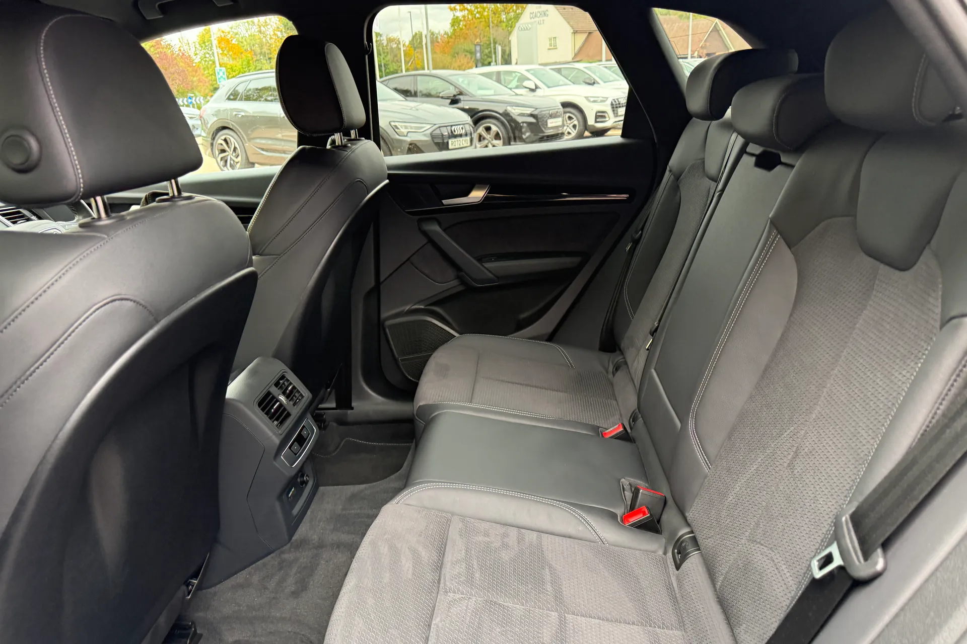 Audi Q5 thumbnail image number 45