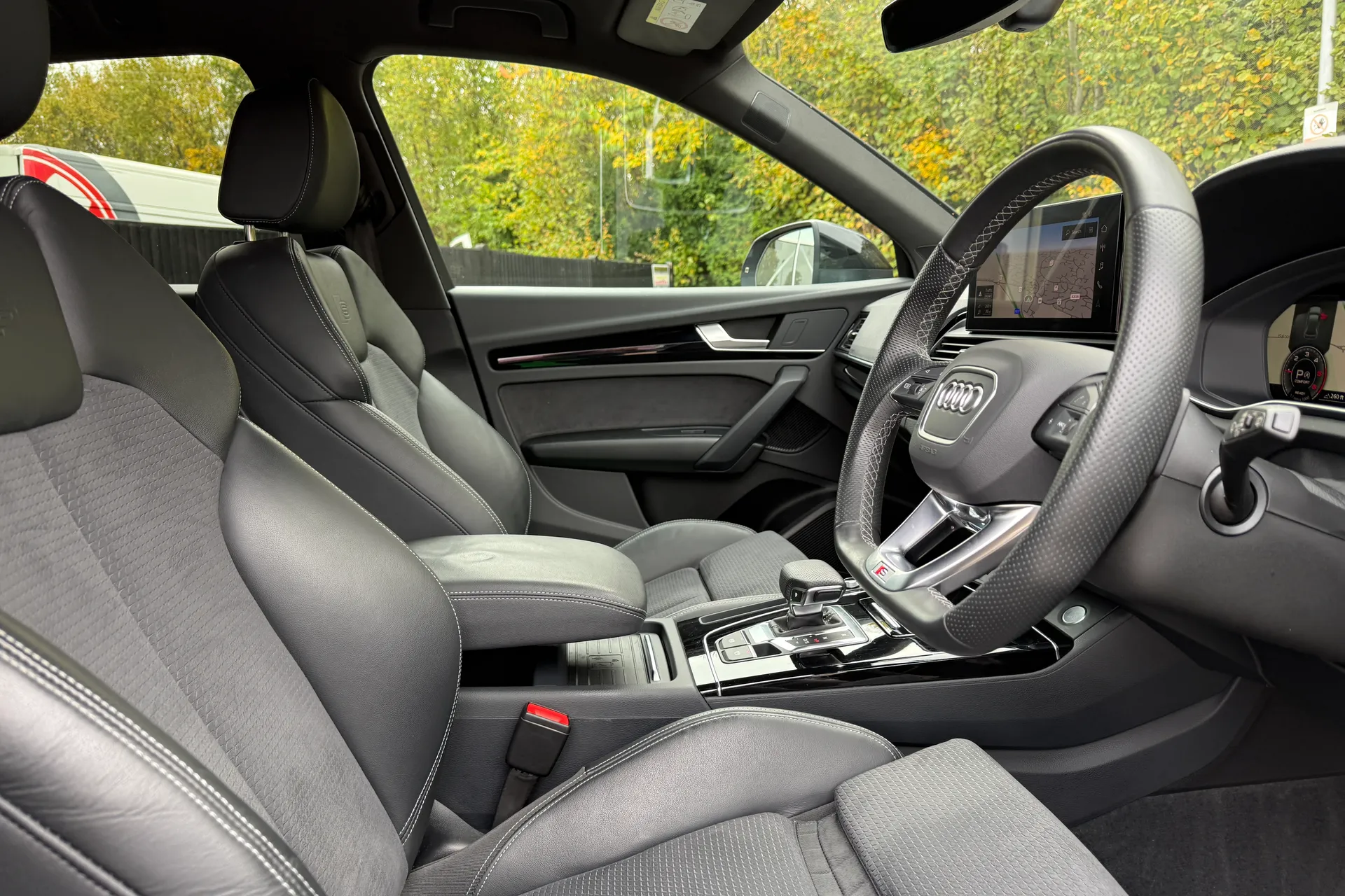 Audi Q5 thumbnail image number 24