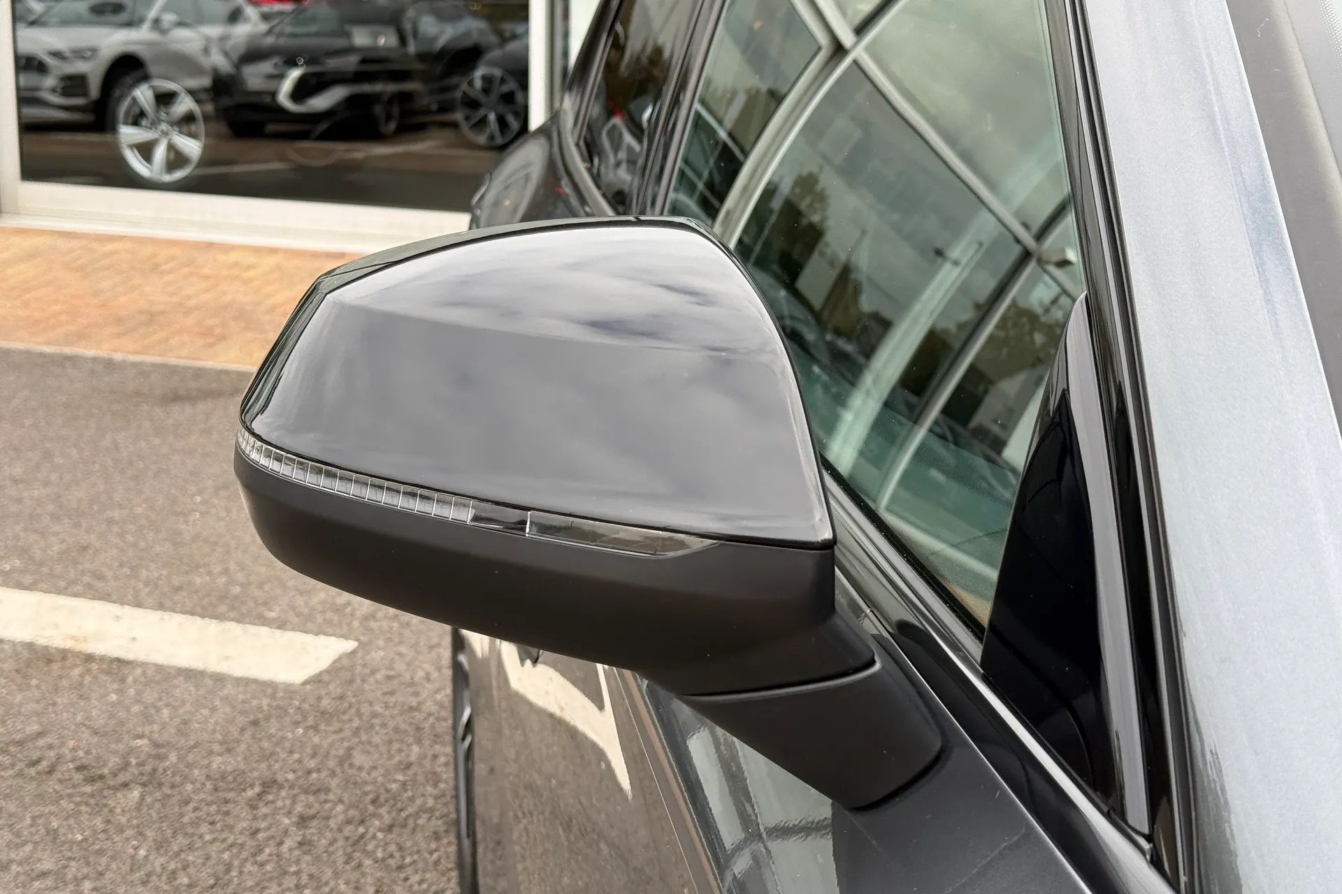 Audi Q5 thumbnail image number 4