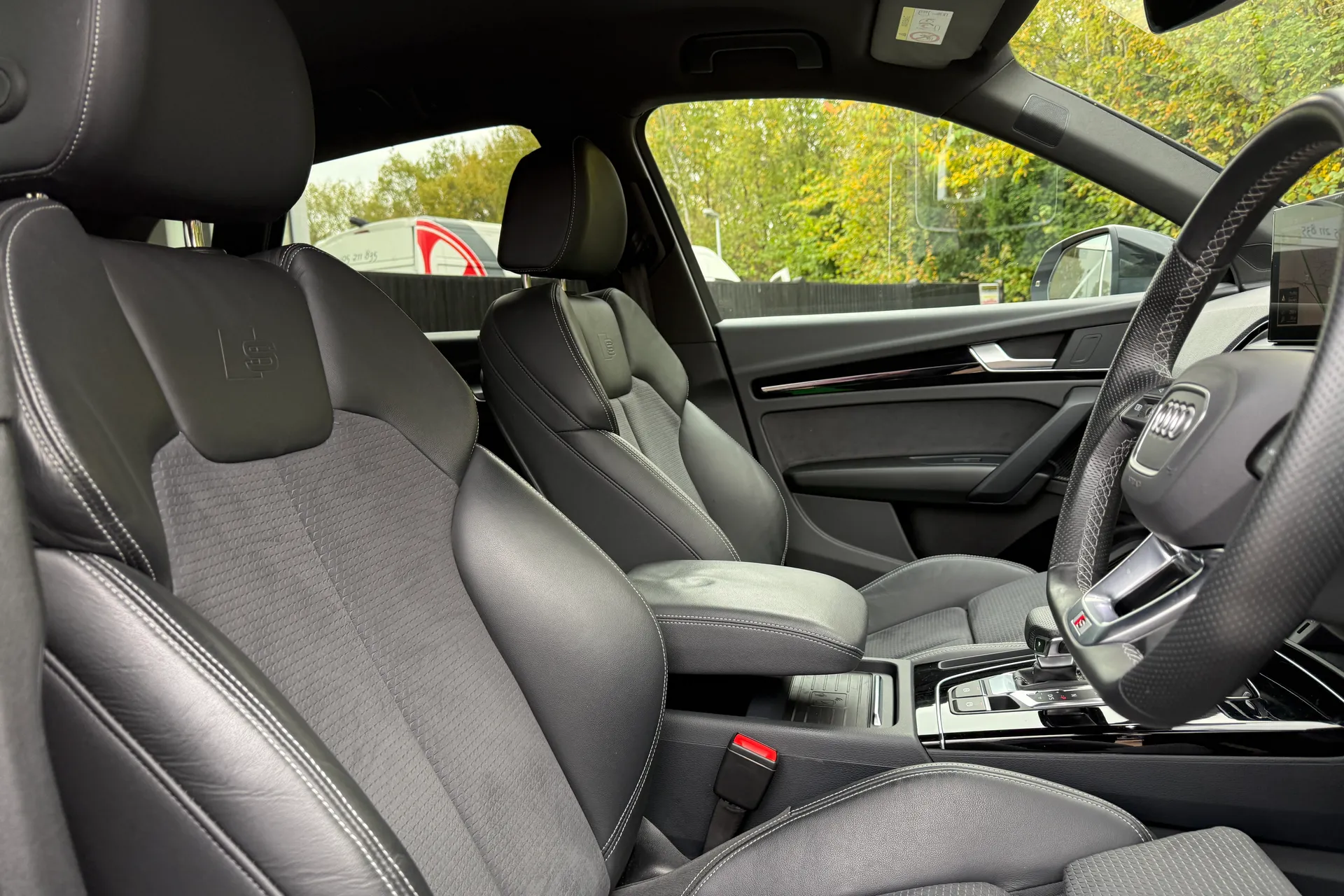 Audi Q5 thumbnail image number 23