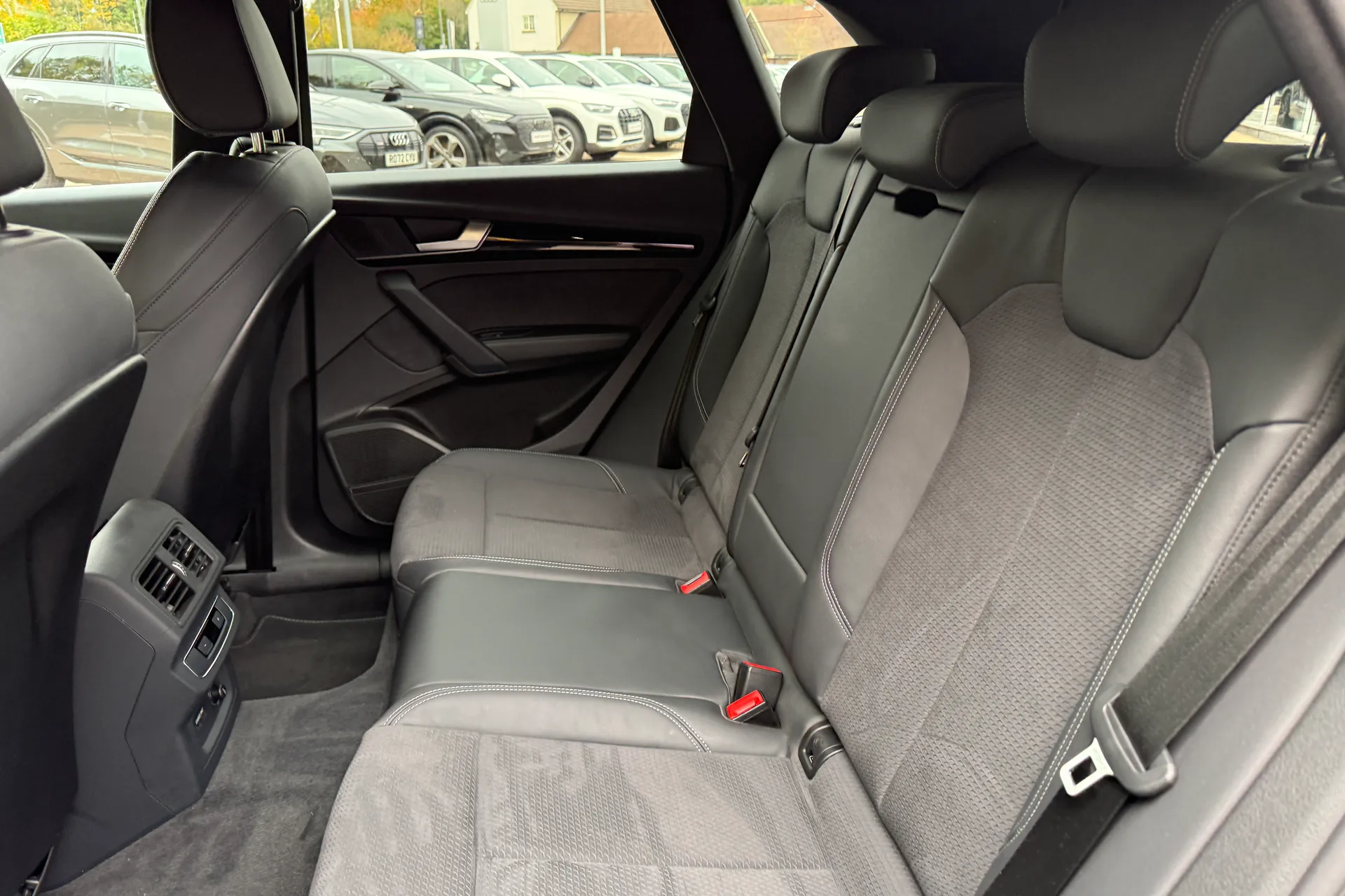 Audi Q5 thumbnail image number 44