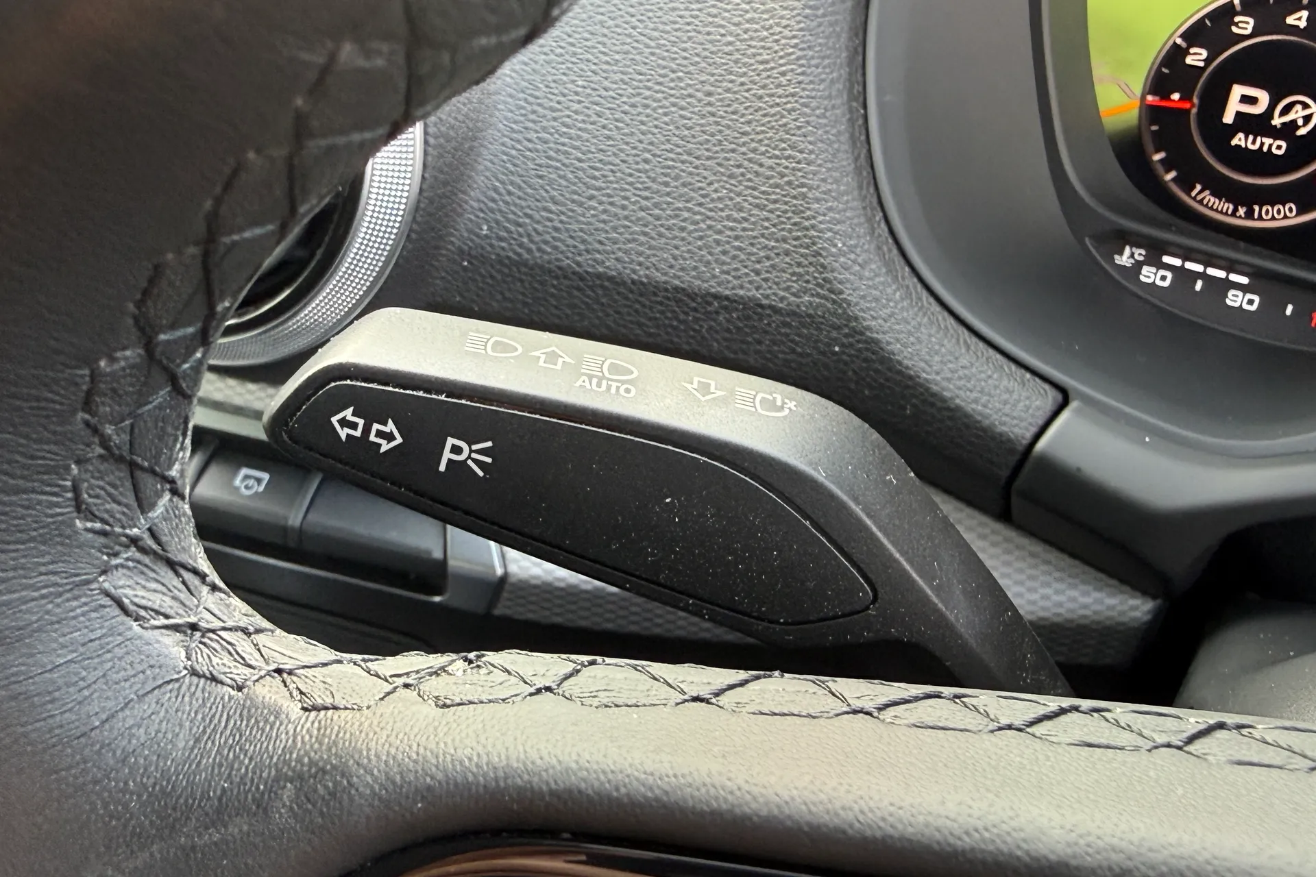 Audi Q2 thumbnail image number 59