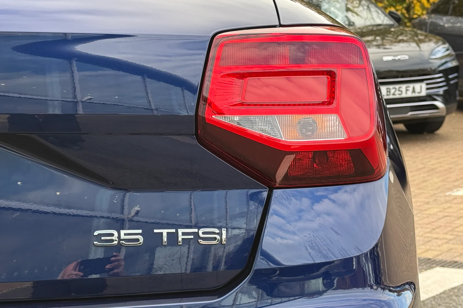 Audi Q2 thumbnail image number 30