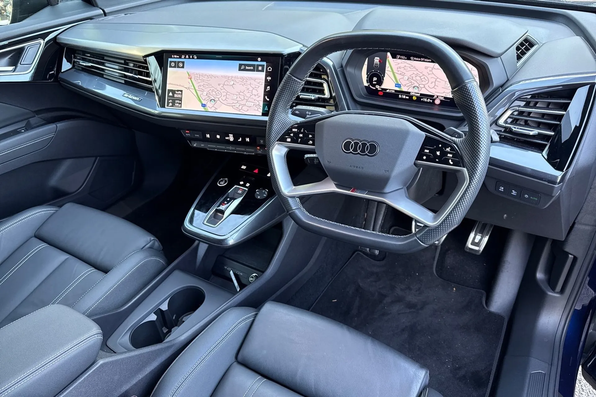 Audi Q4 thumbnail image number 12