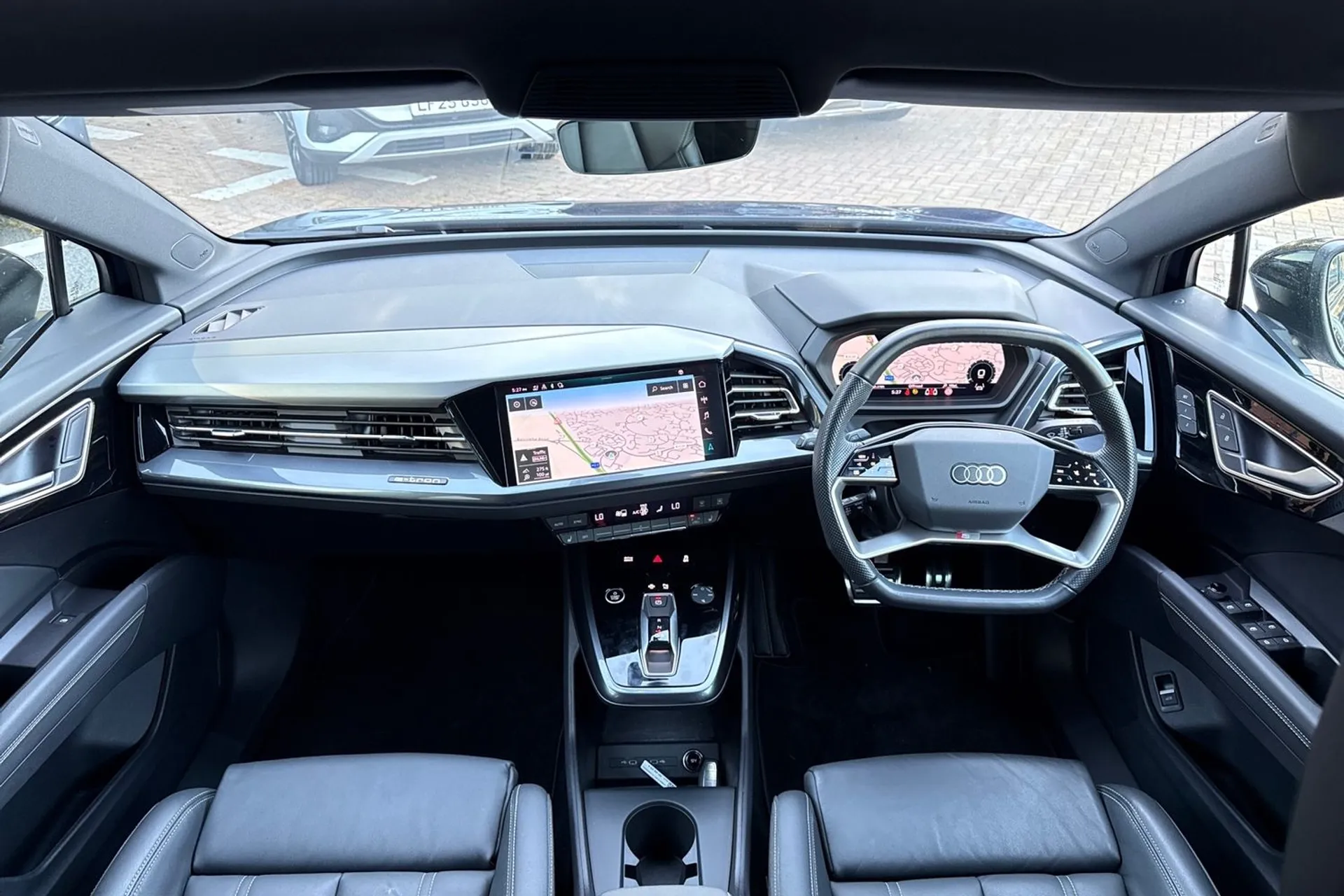 Audi Q4 thumbnail image number 3