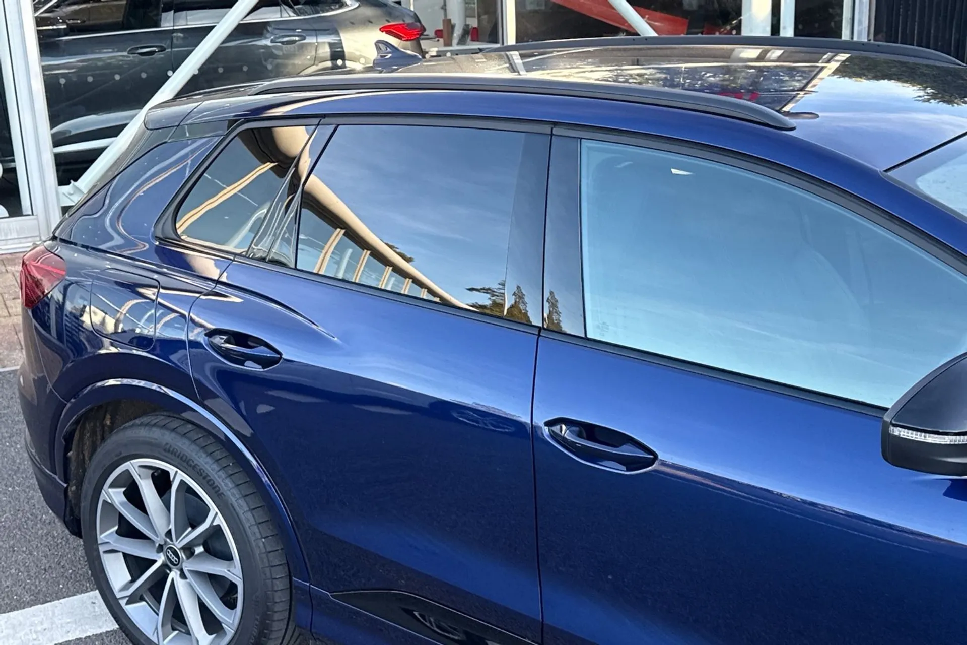 Audi Q4 thumbnail image number 28