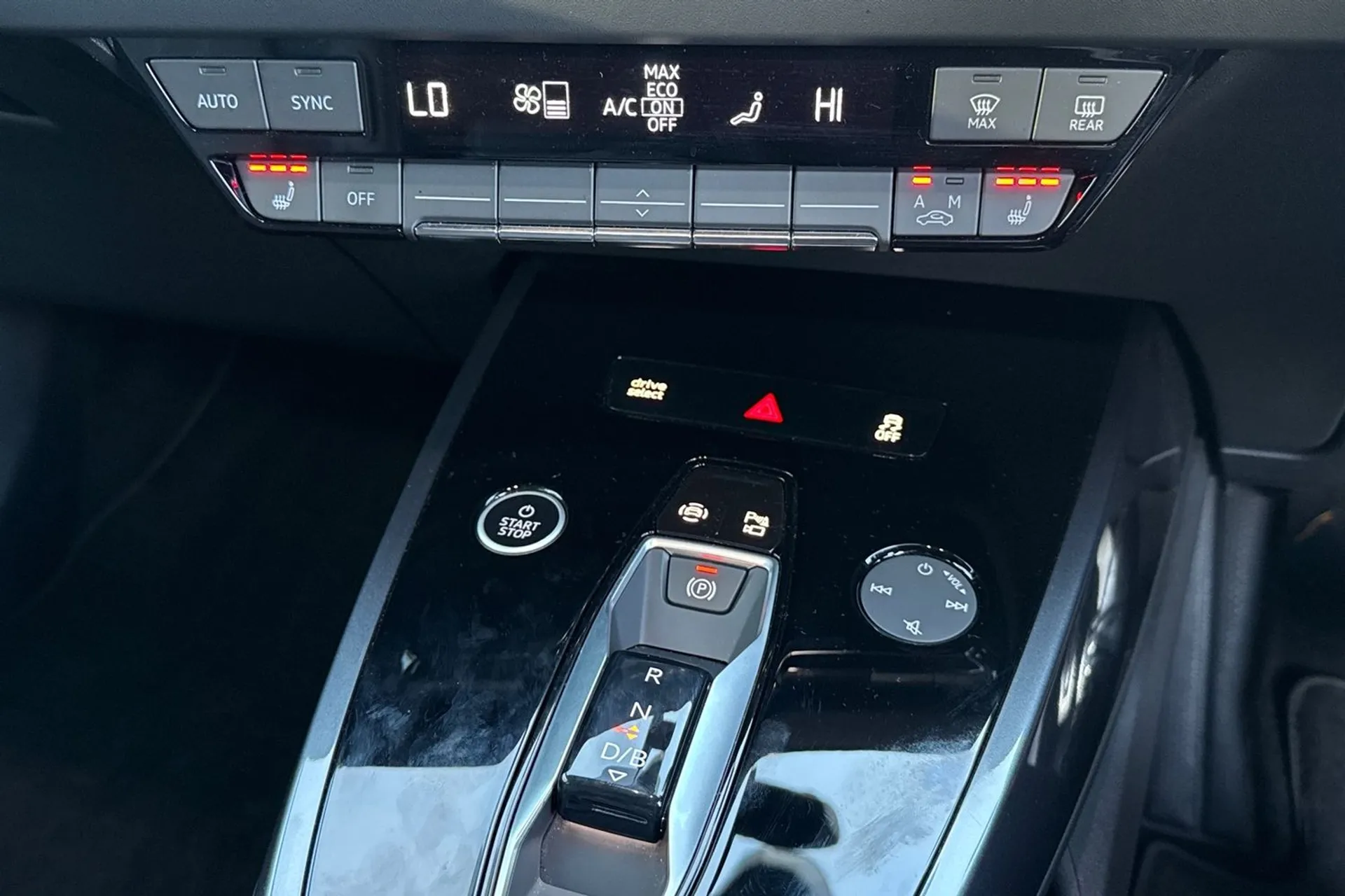 Audi Q4 thumbnail image number 51