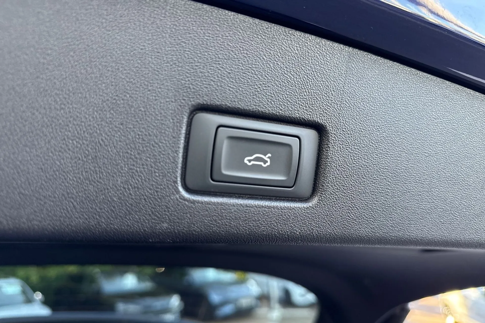 Audi Q4 thumbnail image number 26