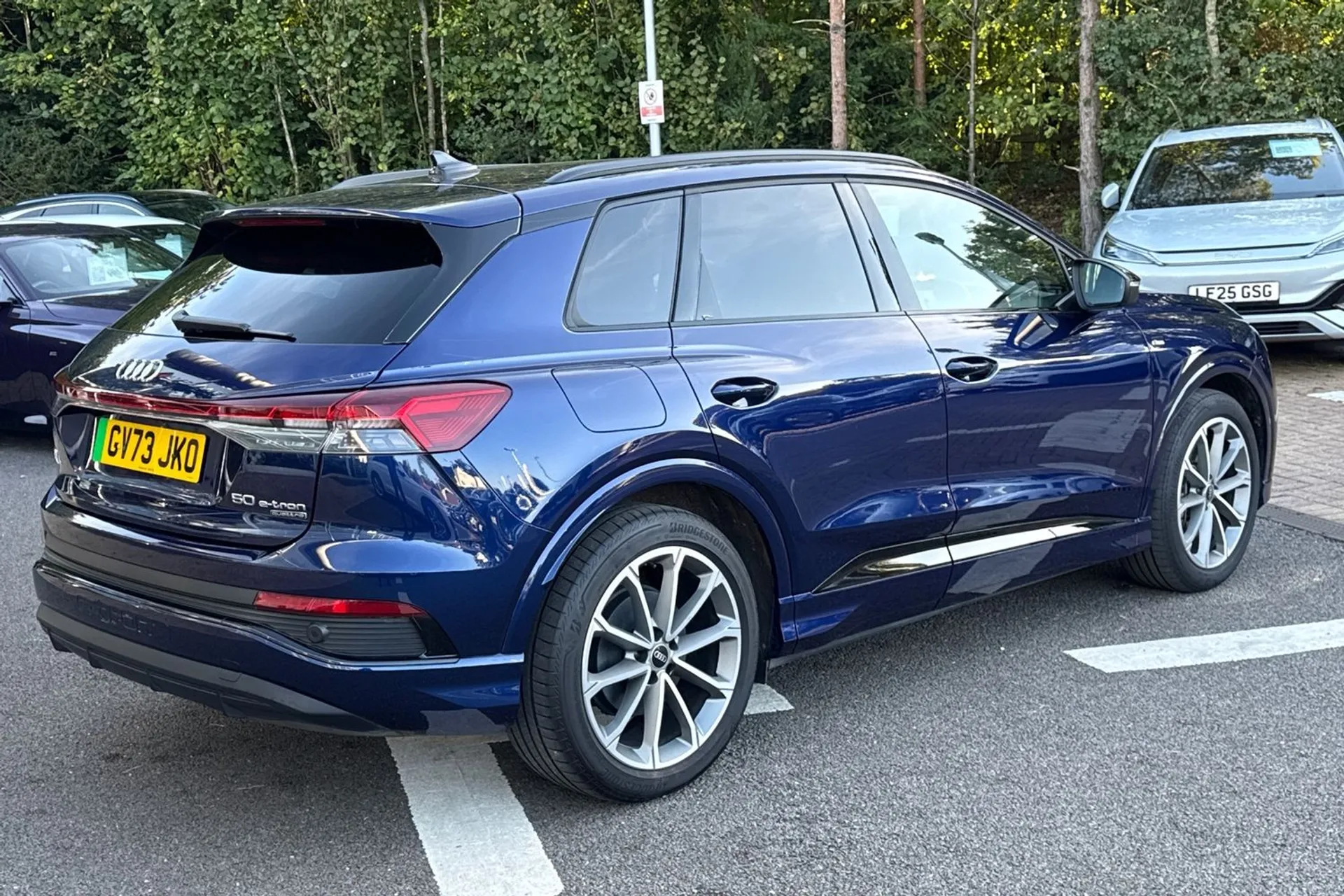 Audi Q4 thumbnail image number 6