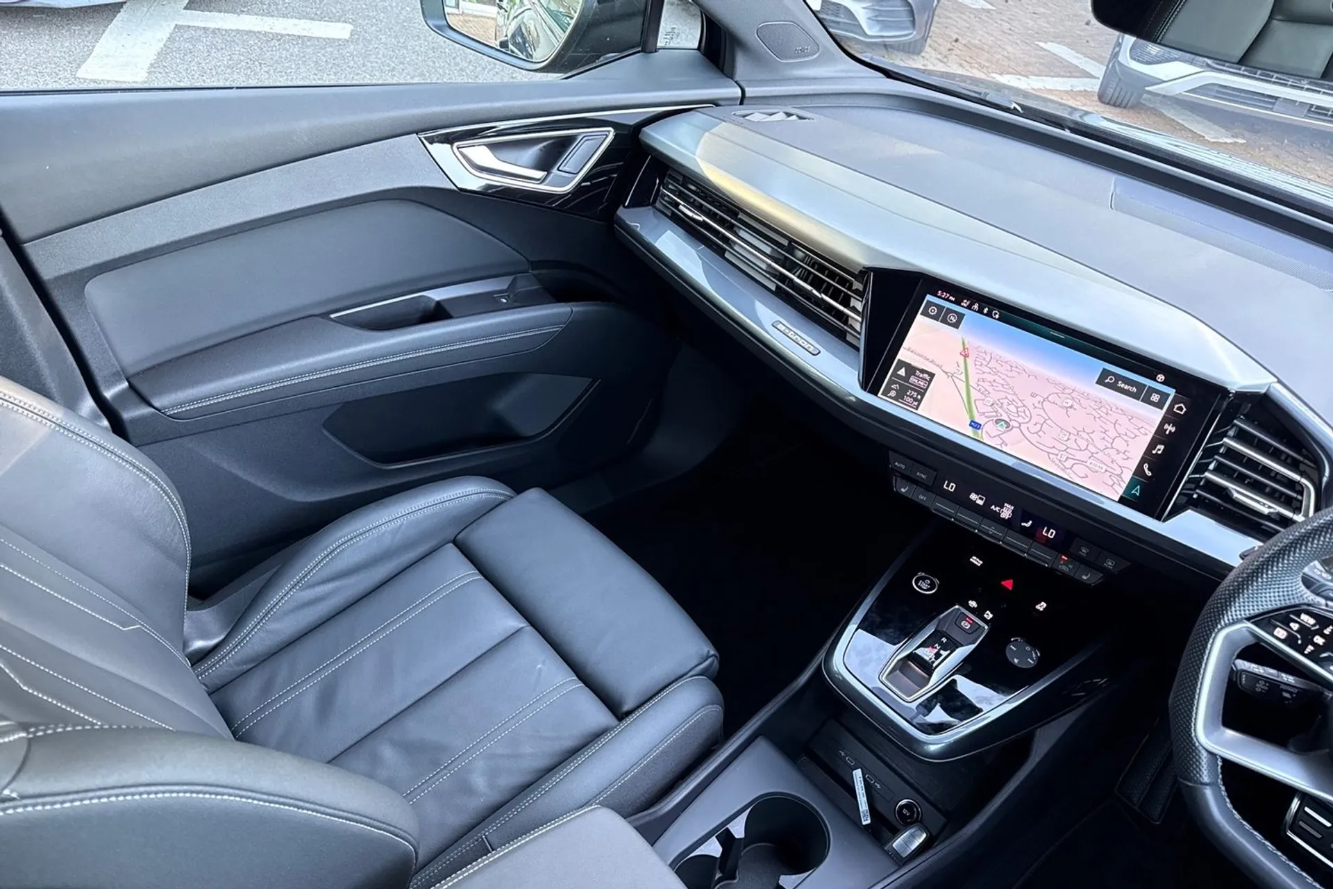 Audi Q4 thumbnail image number 38