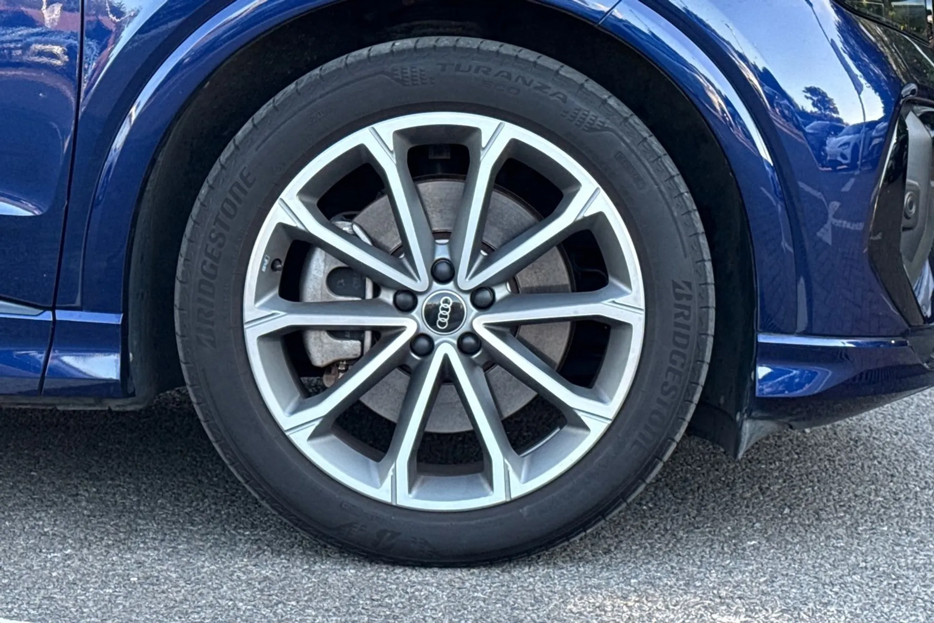 Audi Q4 thumbnail image number 22