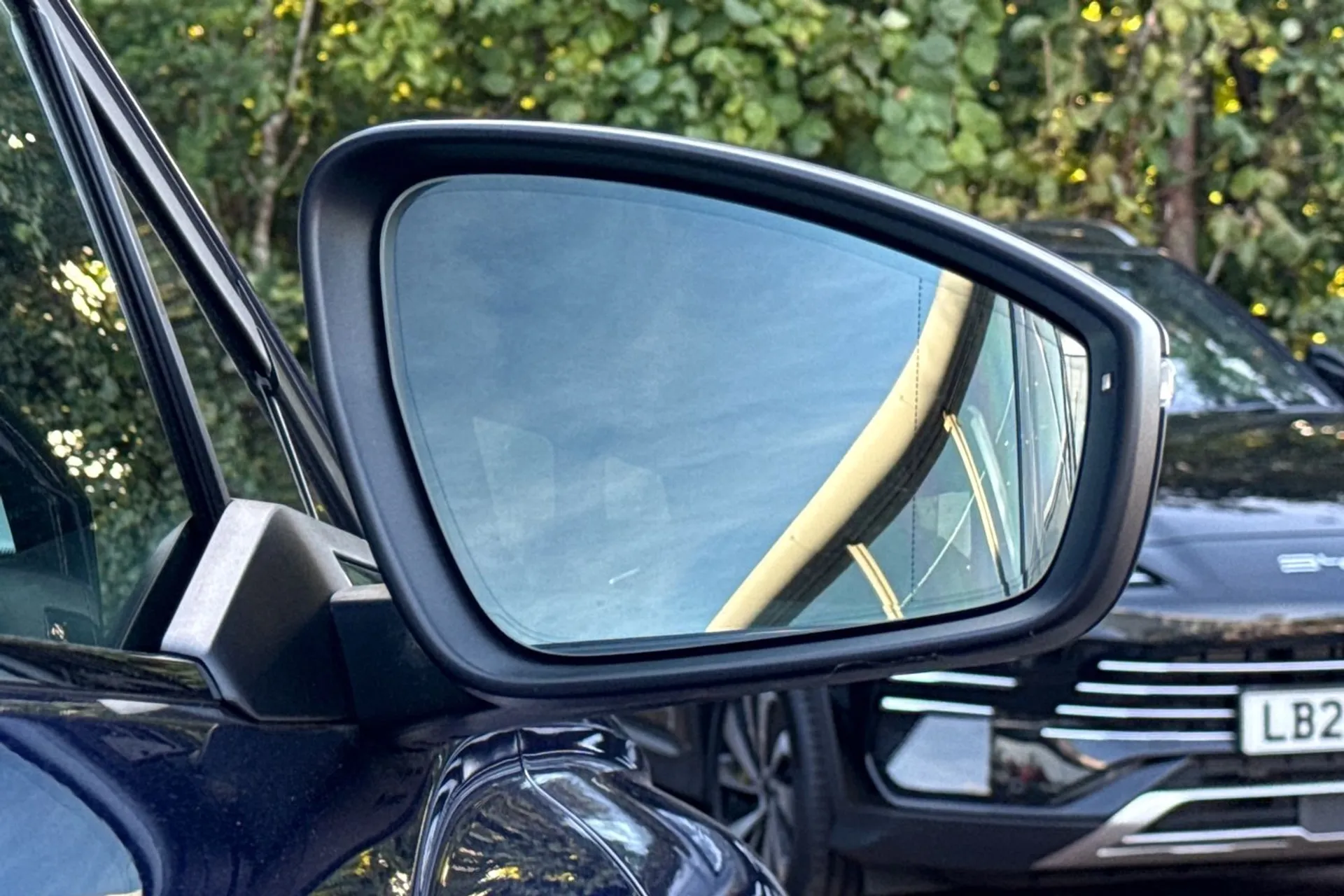 Audi Q4 thumbnail image number 60