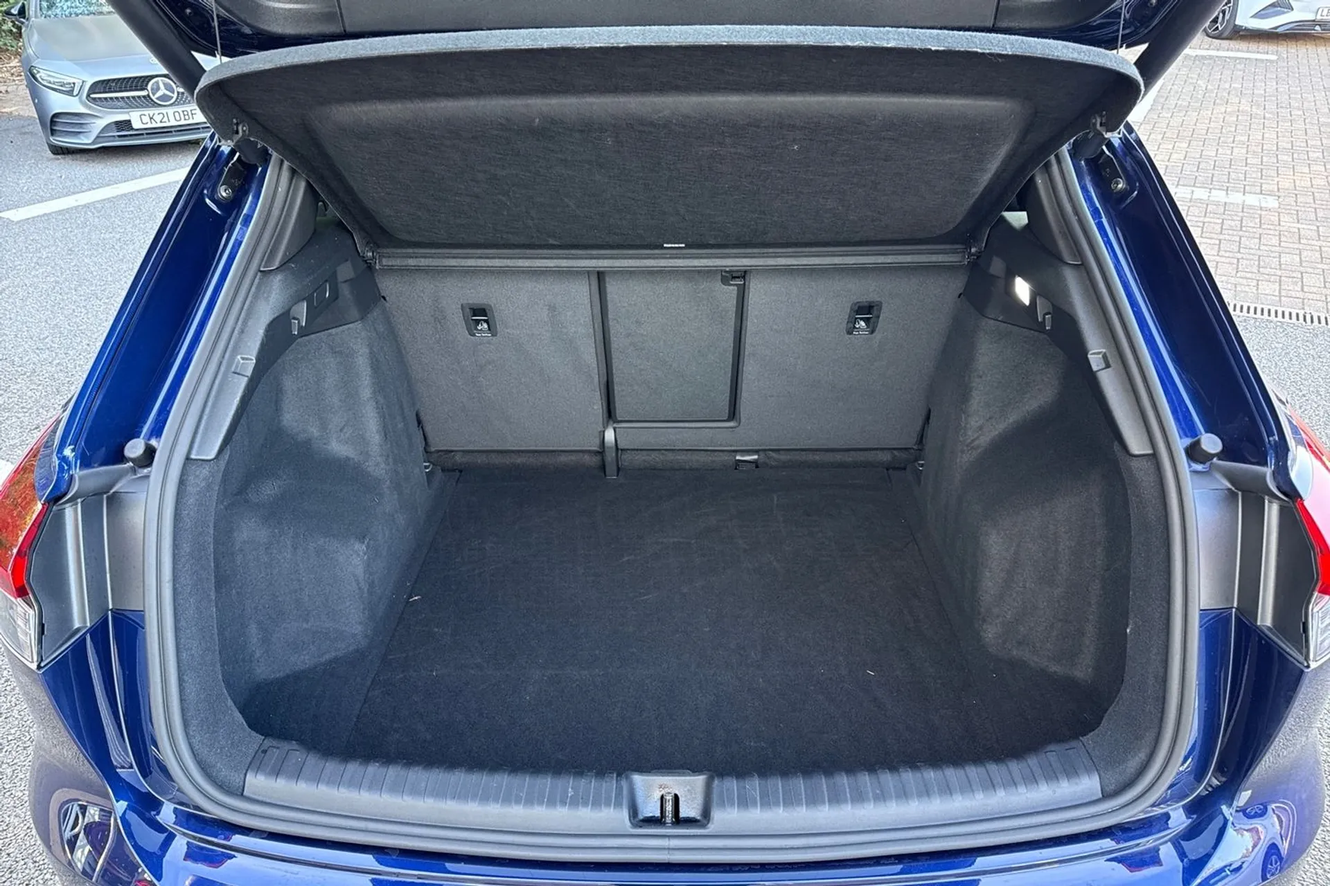 Audi Q4 thumbnail image number 25