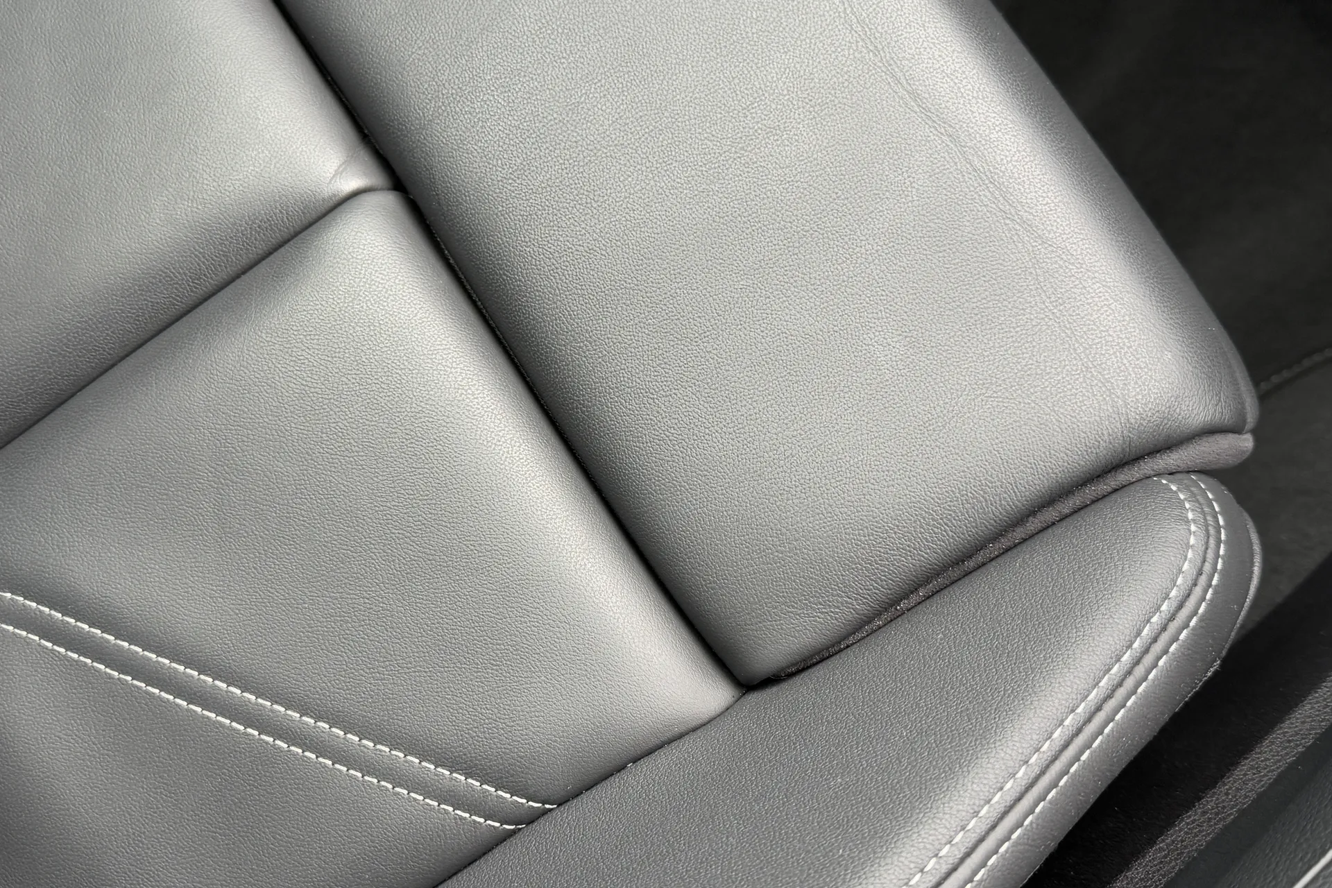 Audi Q3 thumbnail image number 18