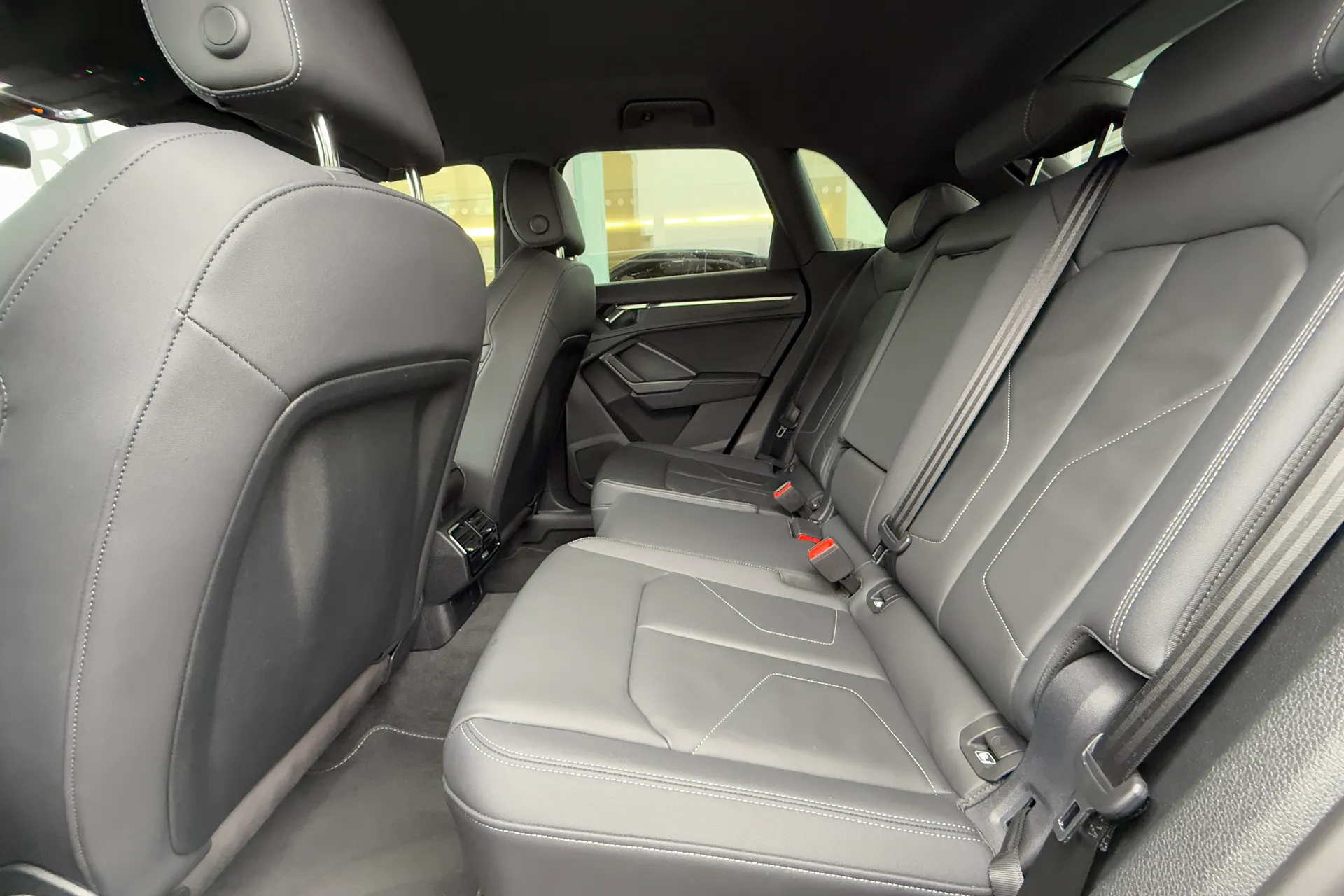 Audi Q3 thumbnail image number 41