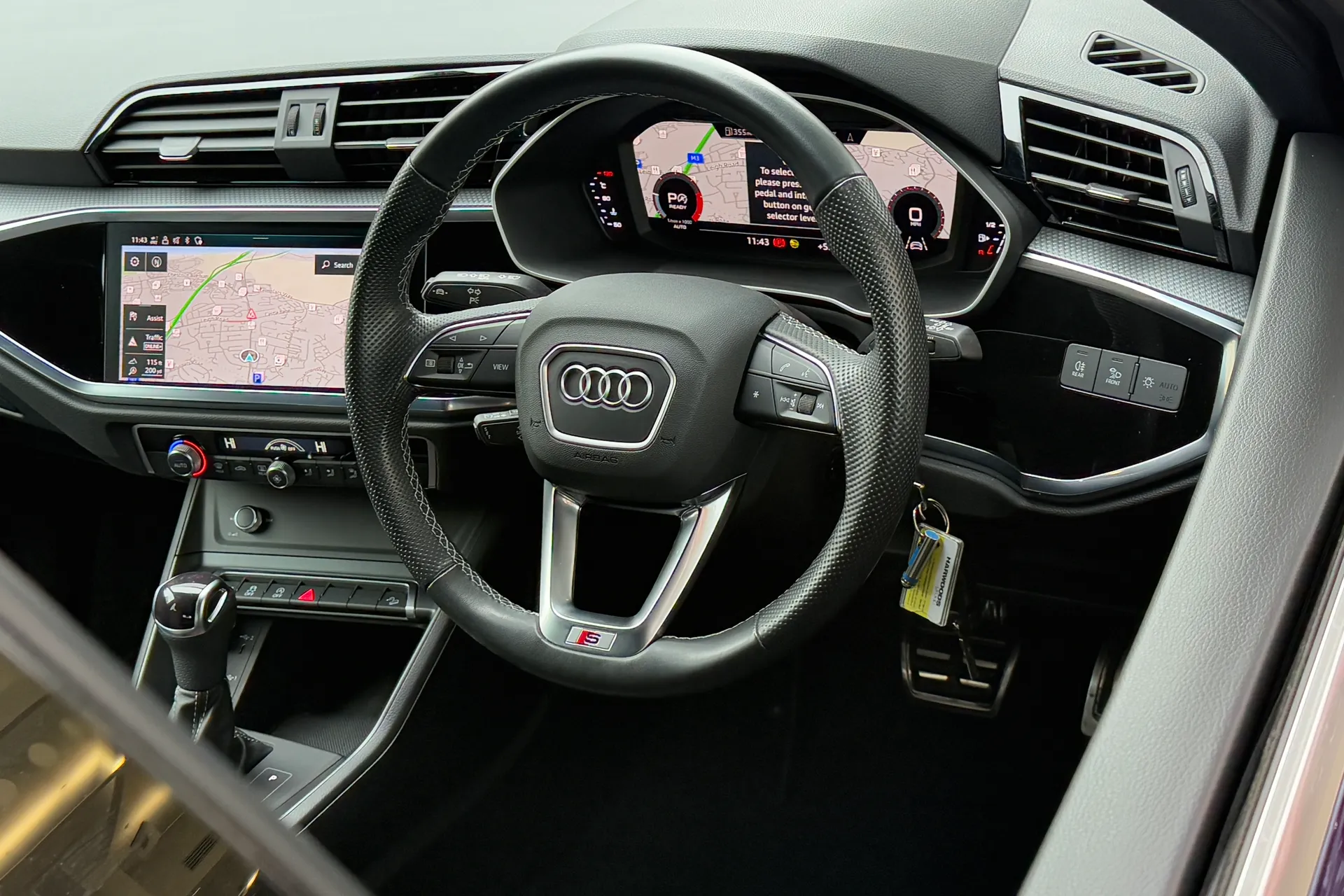 Audi Q3 thumbnail image number 25