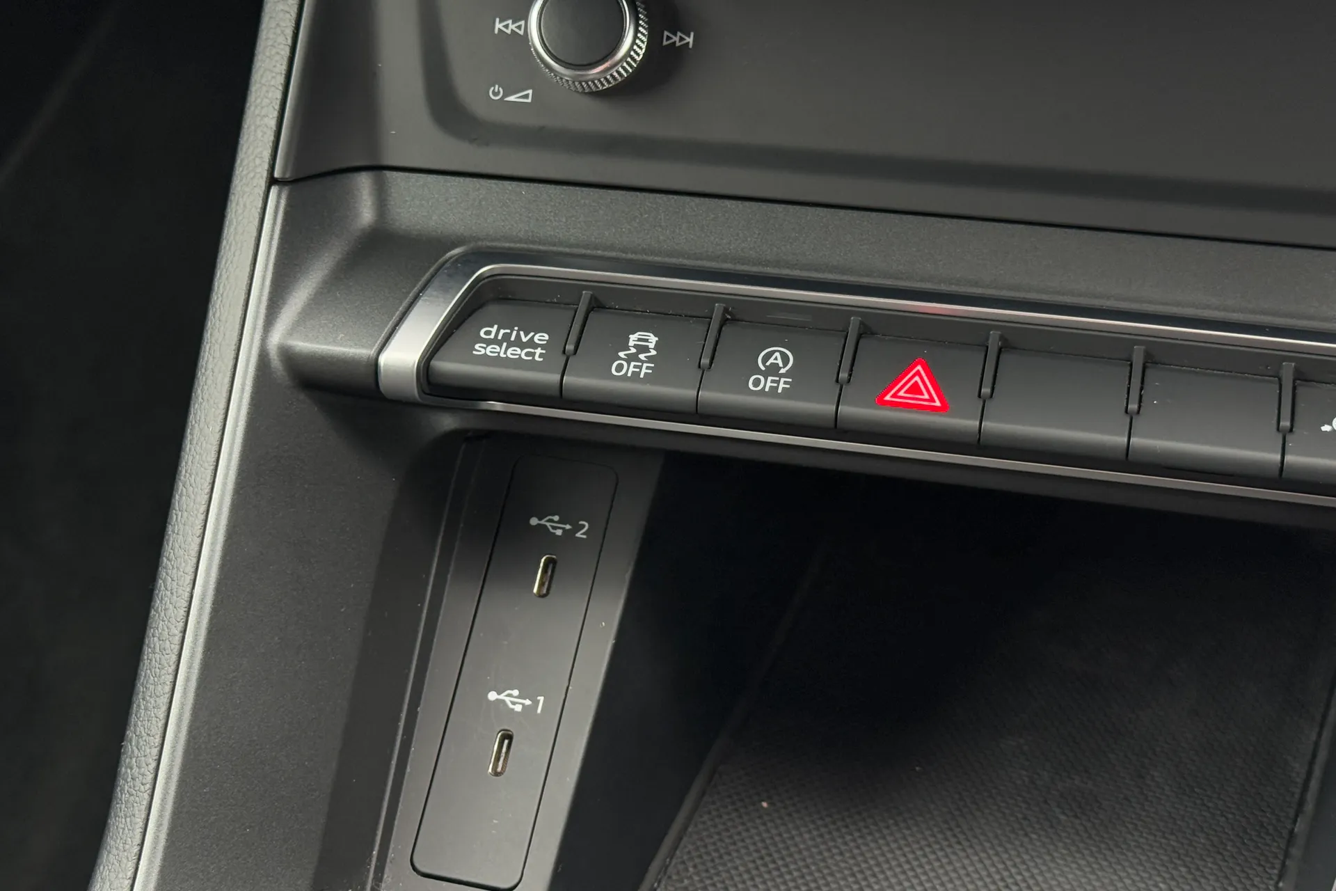 Audi Q3 thumbnail image number 13