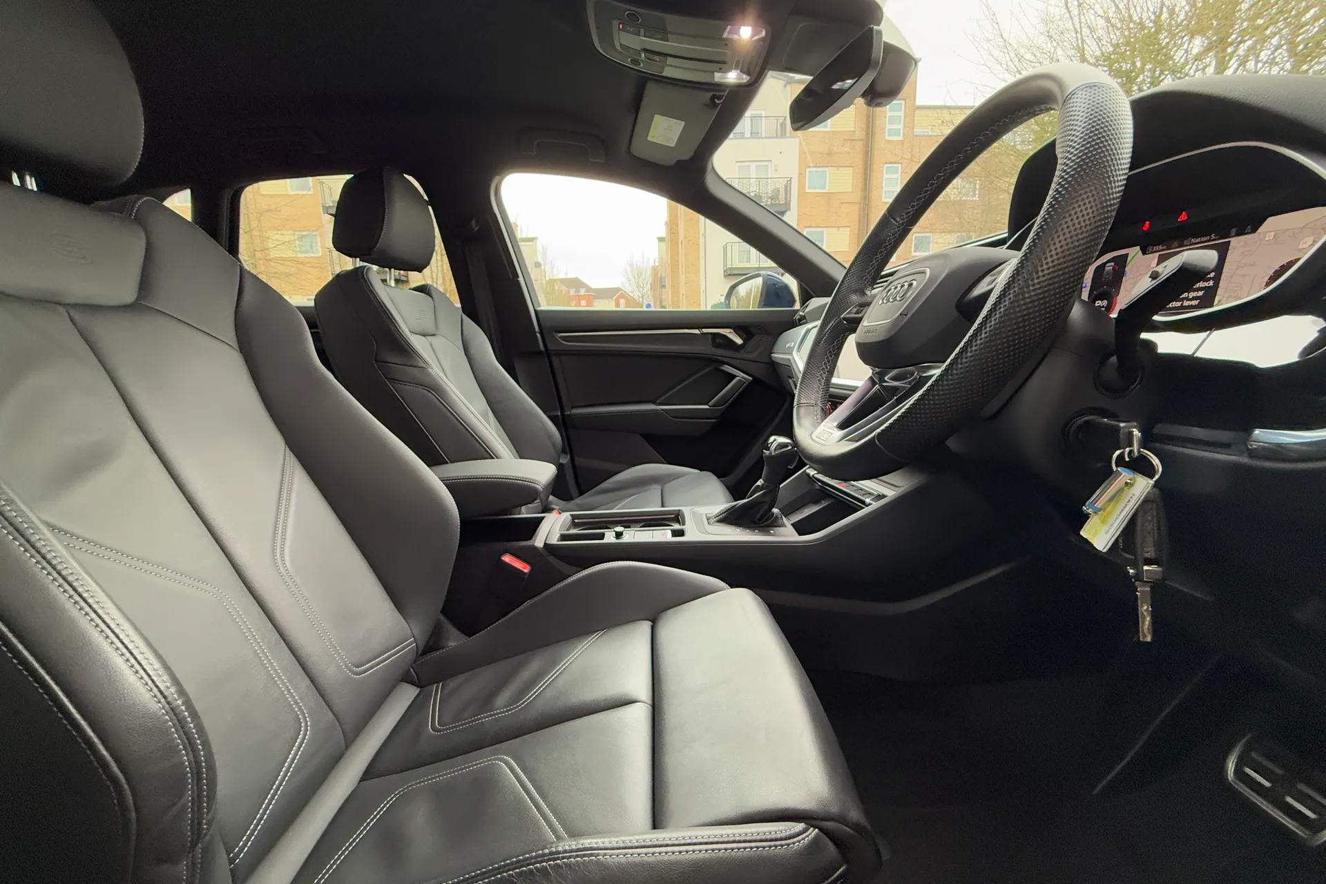 Audi Q3 thumbnail image number 24