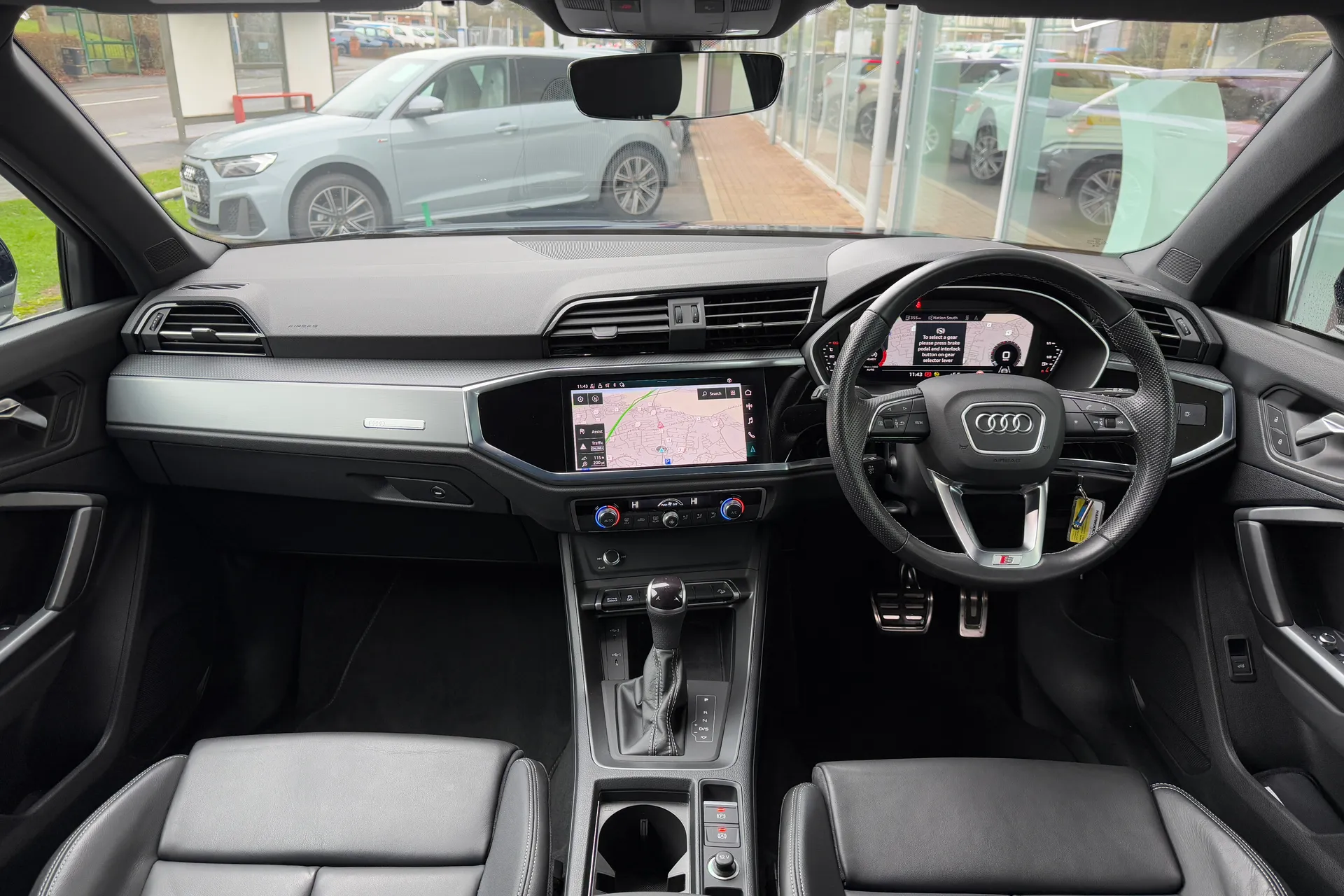 Audi Q3 thumbnail image number 3