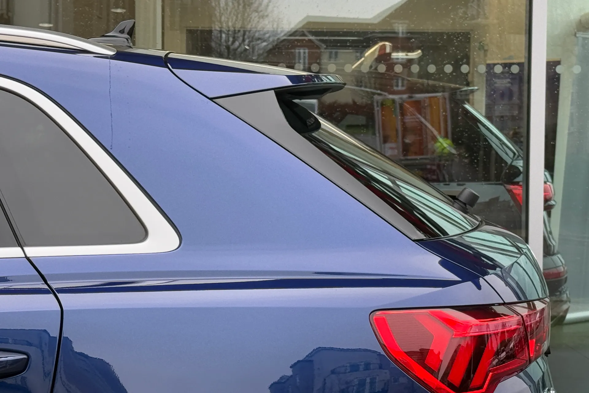 Audi Q3 thumbnail image number 38