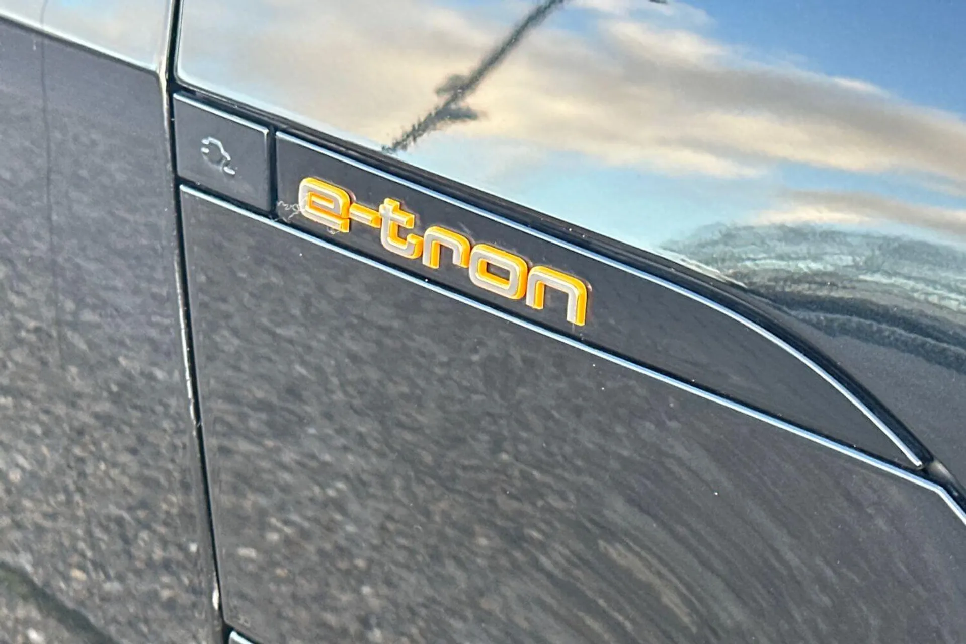 Audi e-tron thumbnail image number 57
