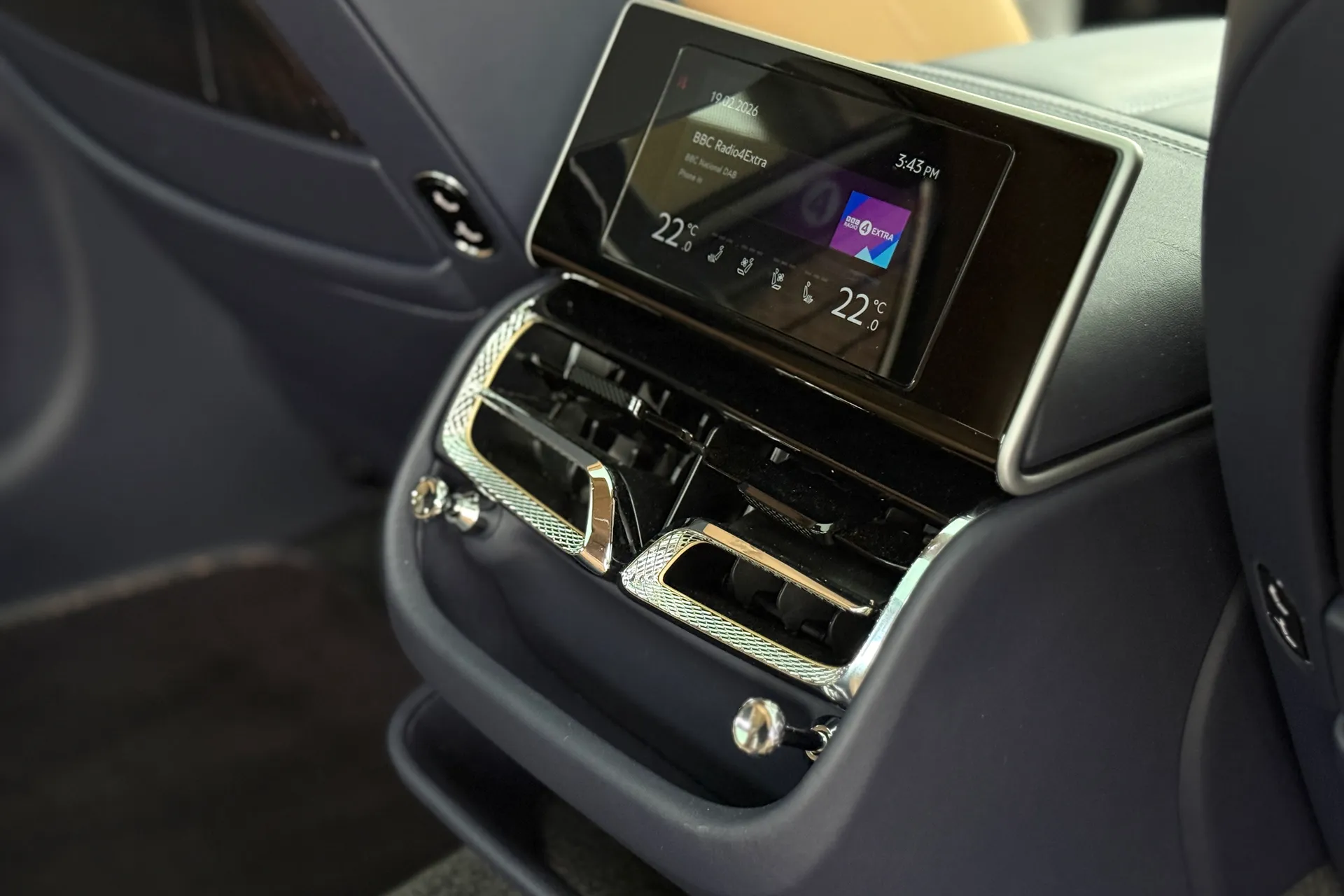 Bentley FLYING SPUR thumbnail image number 25