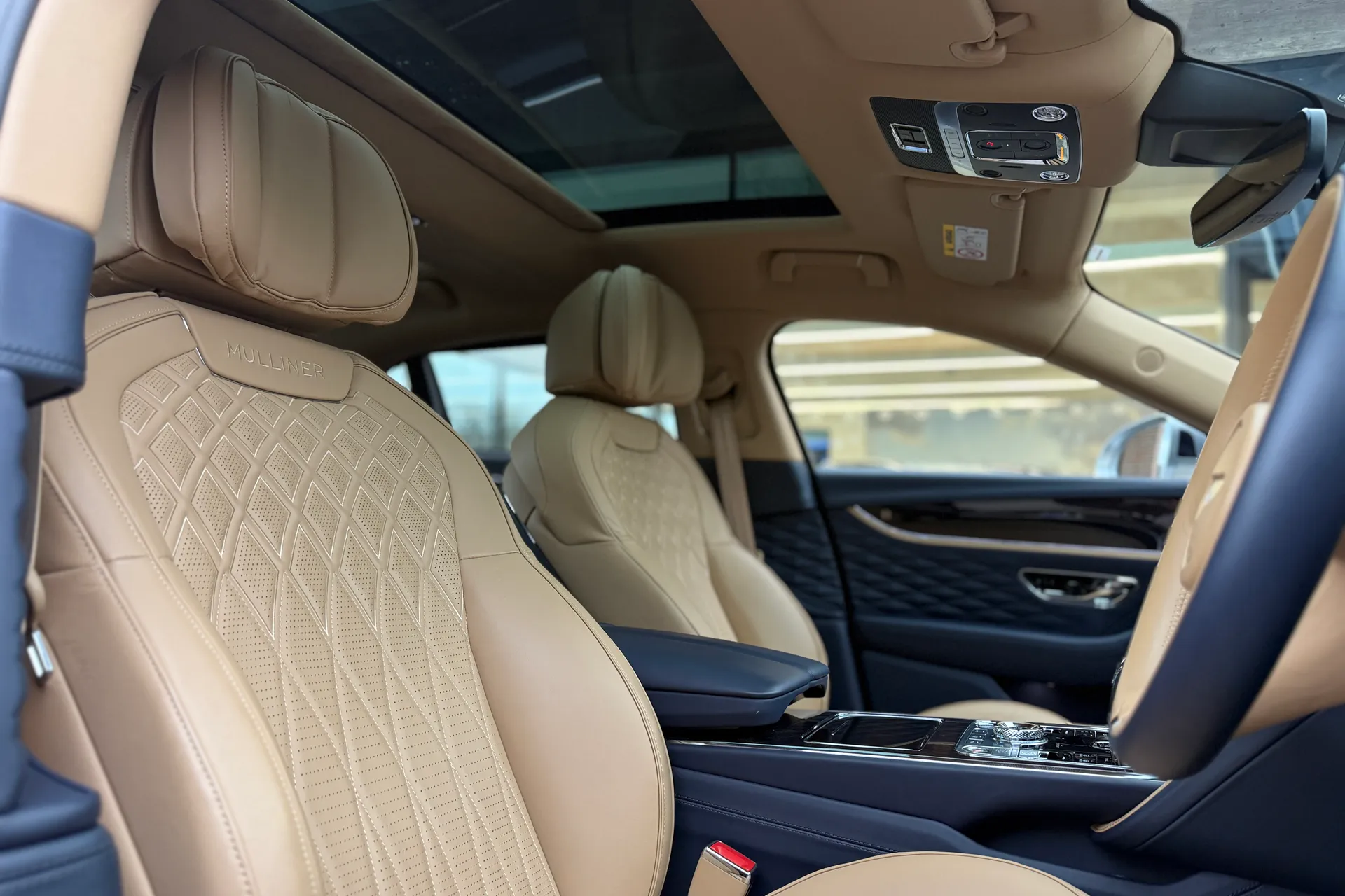 Bentley FLYING SPUR thumbnail image number 14