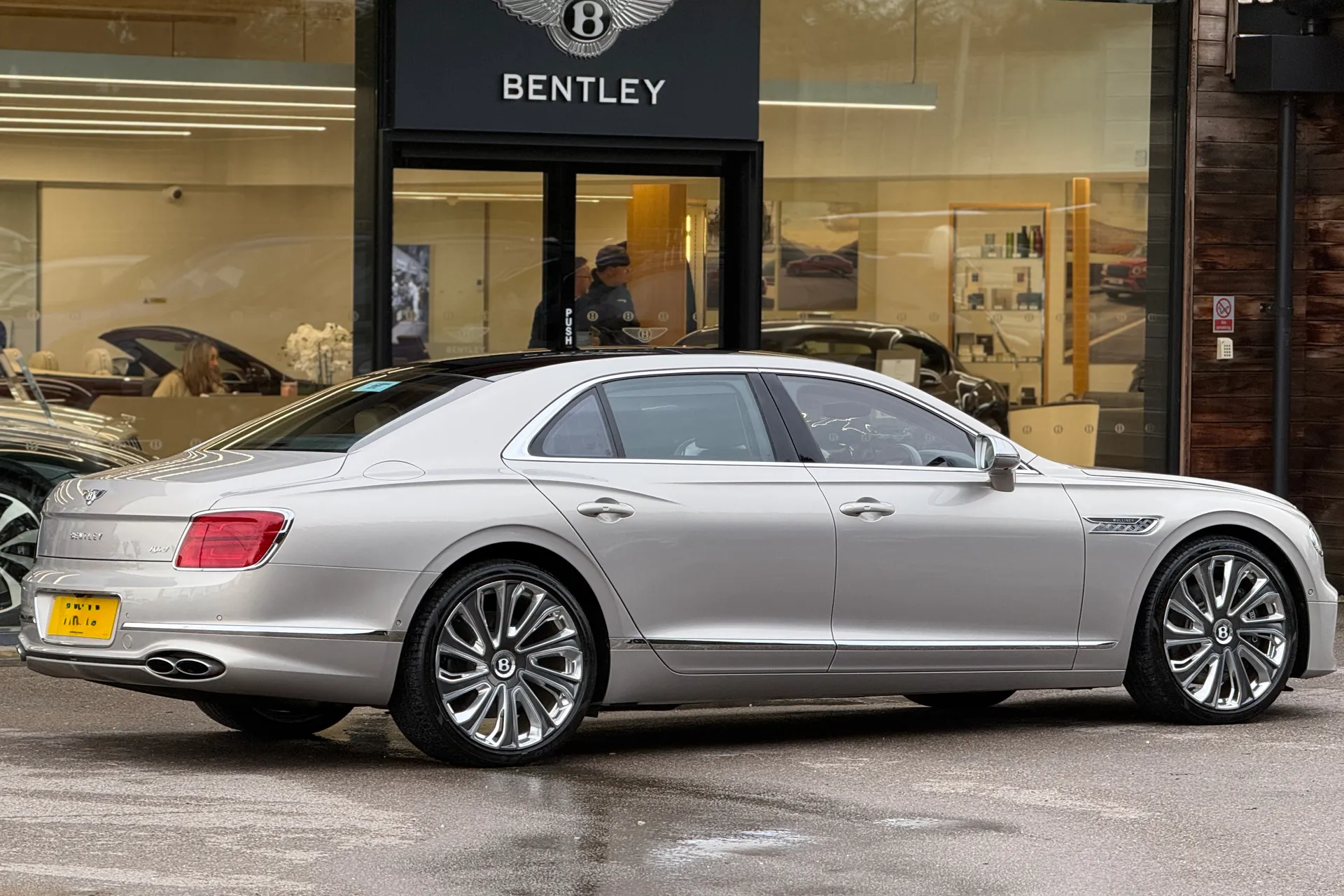 Bentley FLYING SPUR thumbnail image number 5