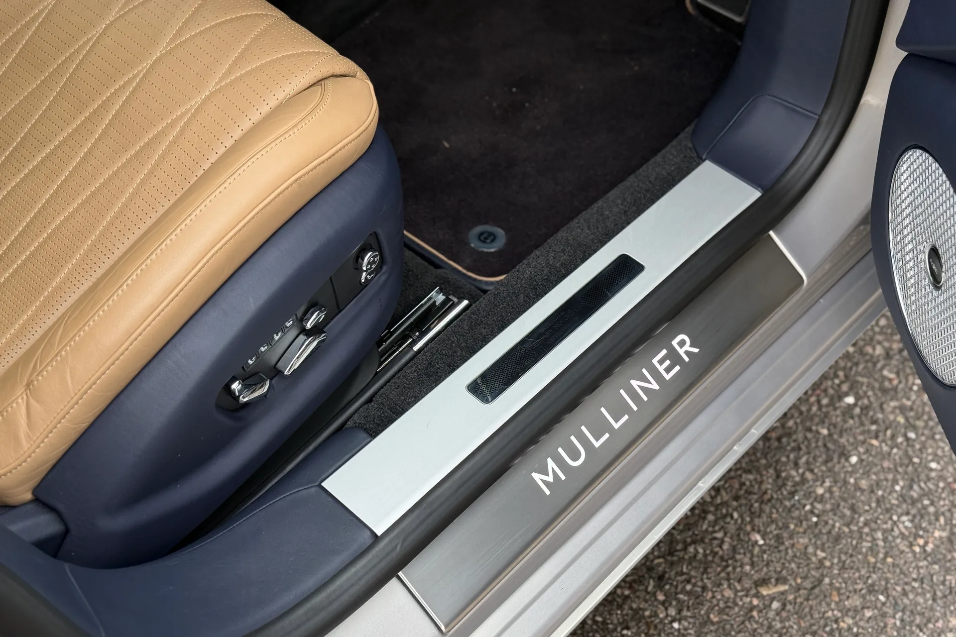 Bentley FLYING SPUR thumbnail image number 16