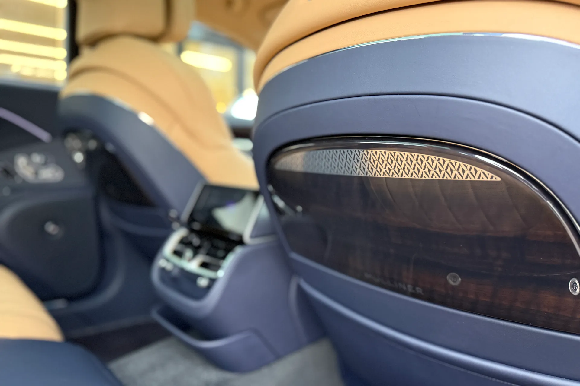 Bentley FLYING SPUR thumbnail image number 21