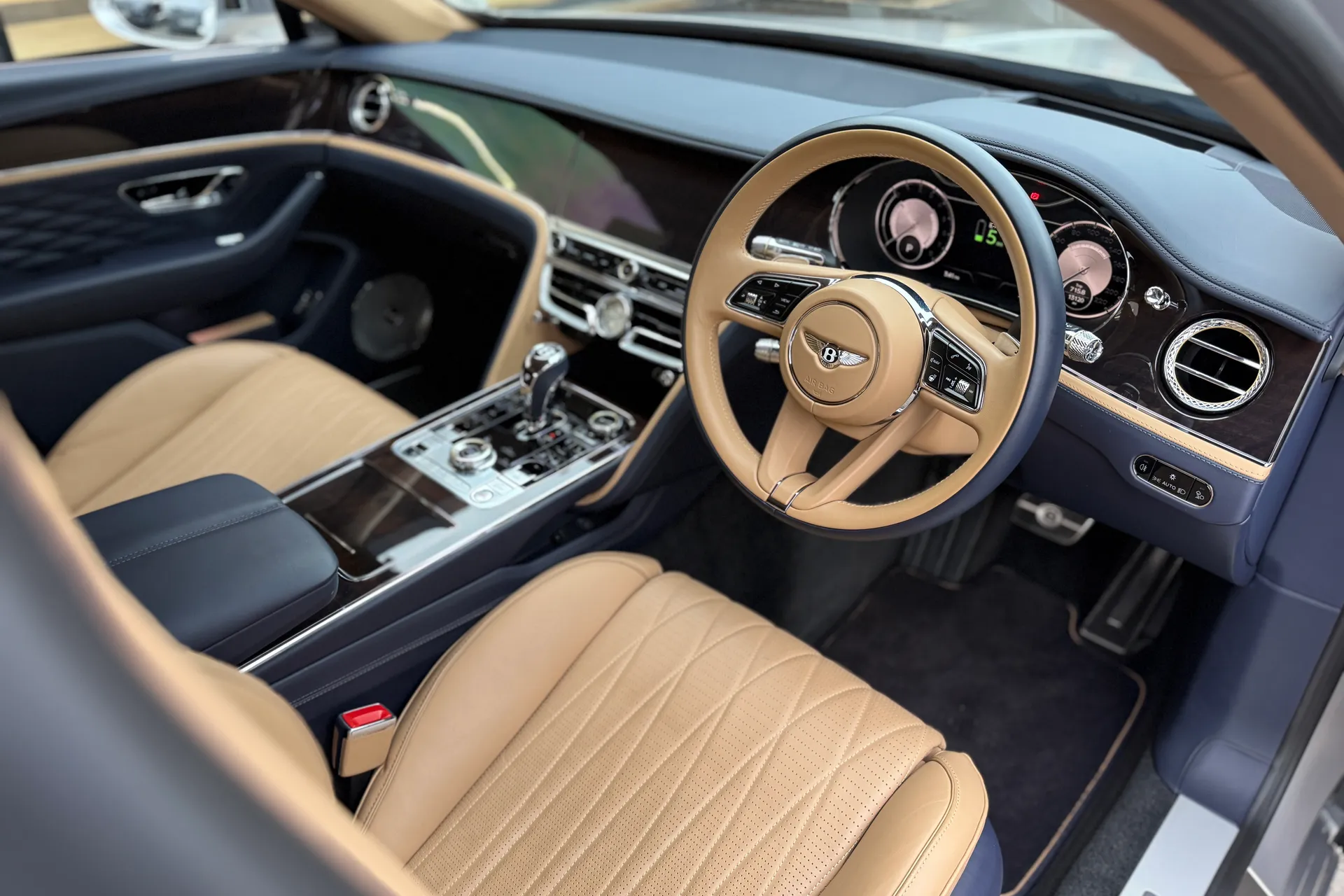 Bentley FLYING SPUR thumbnail image number 8