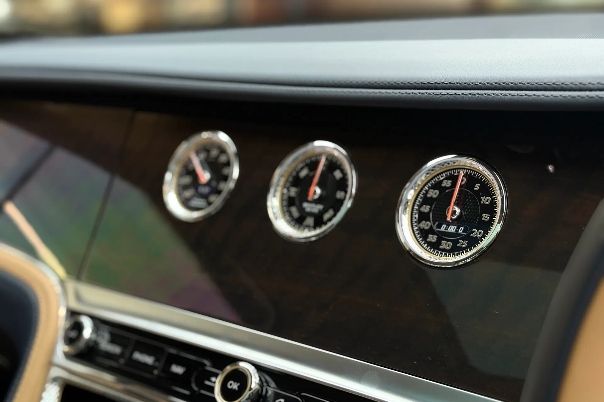 Bentley FLYING SPUR thumbnail image number 41