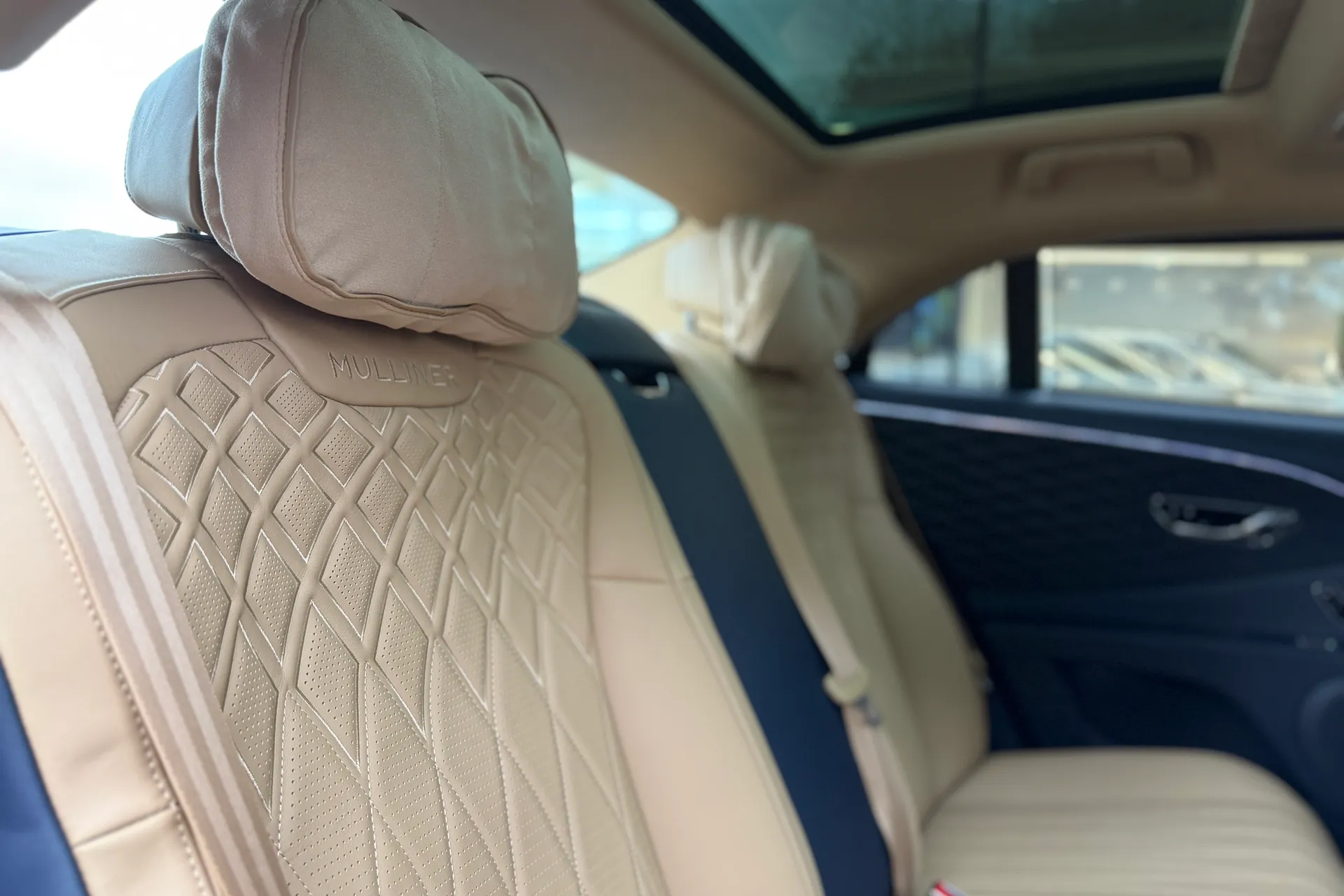 Bentley FLYING SPUR thumbnail image number 20