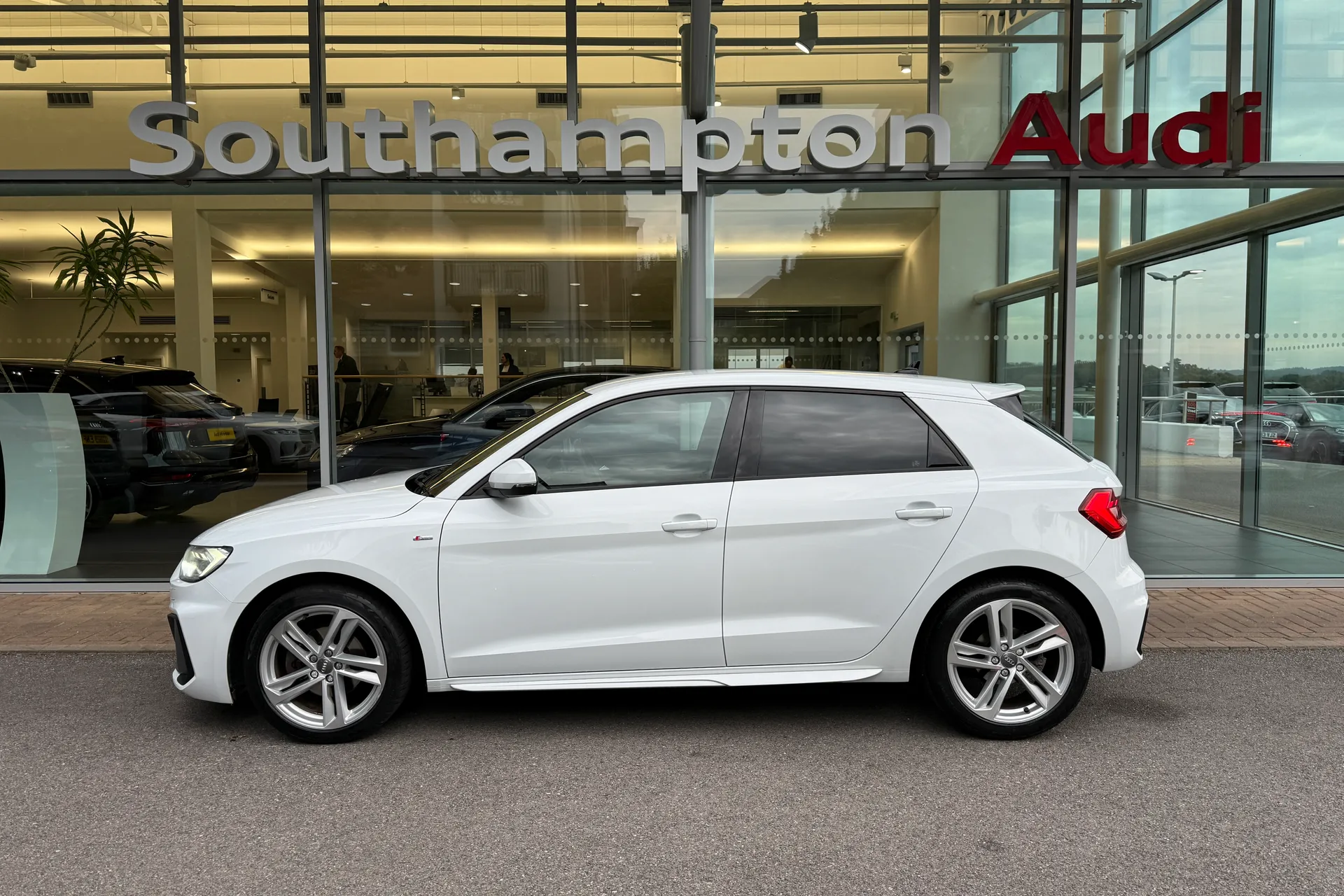 Audi A1 thumbnail image number 38