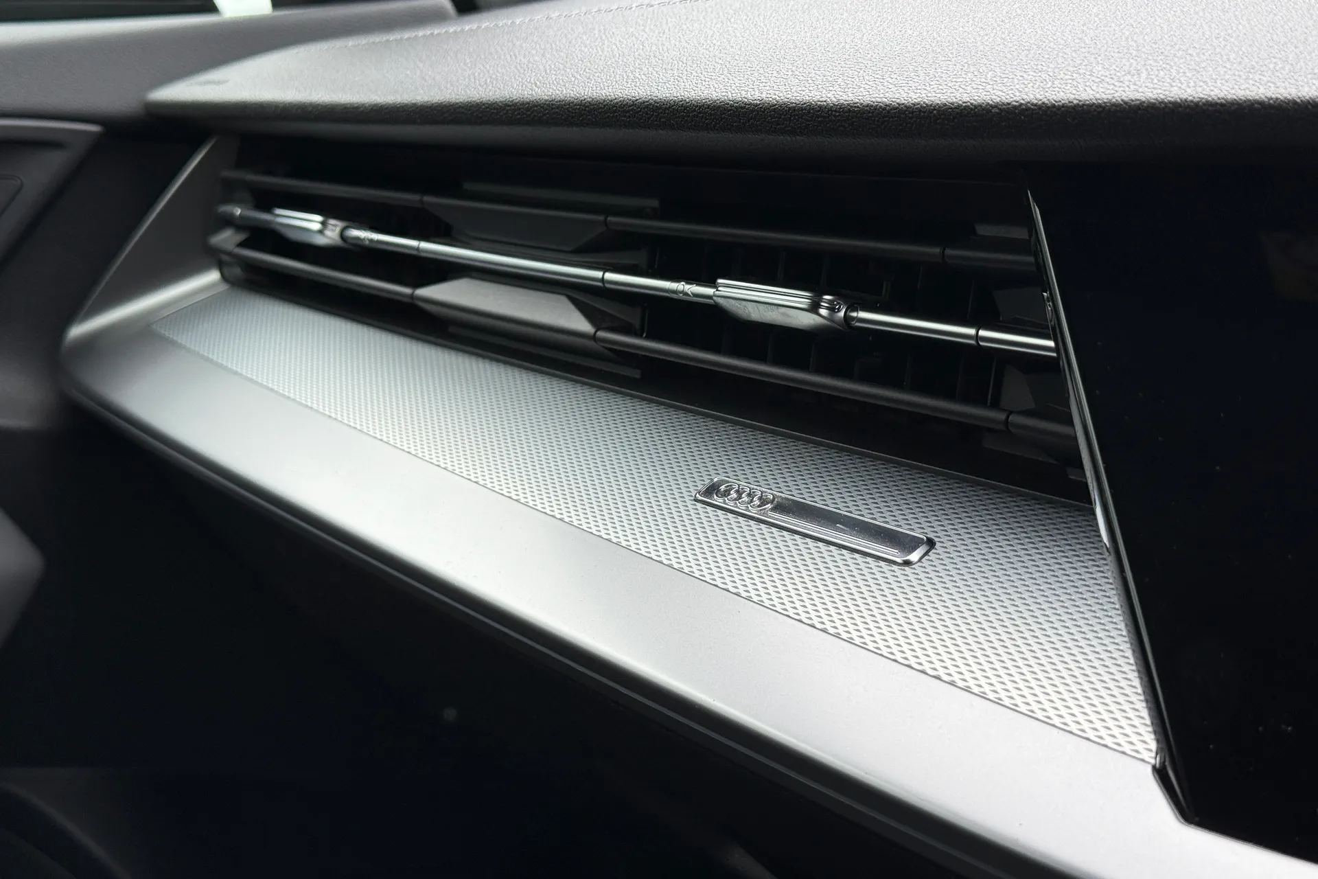 Audi A3 thumbnail image number 18