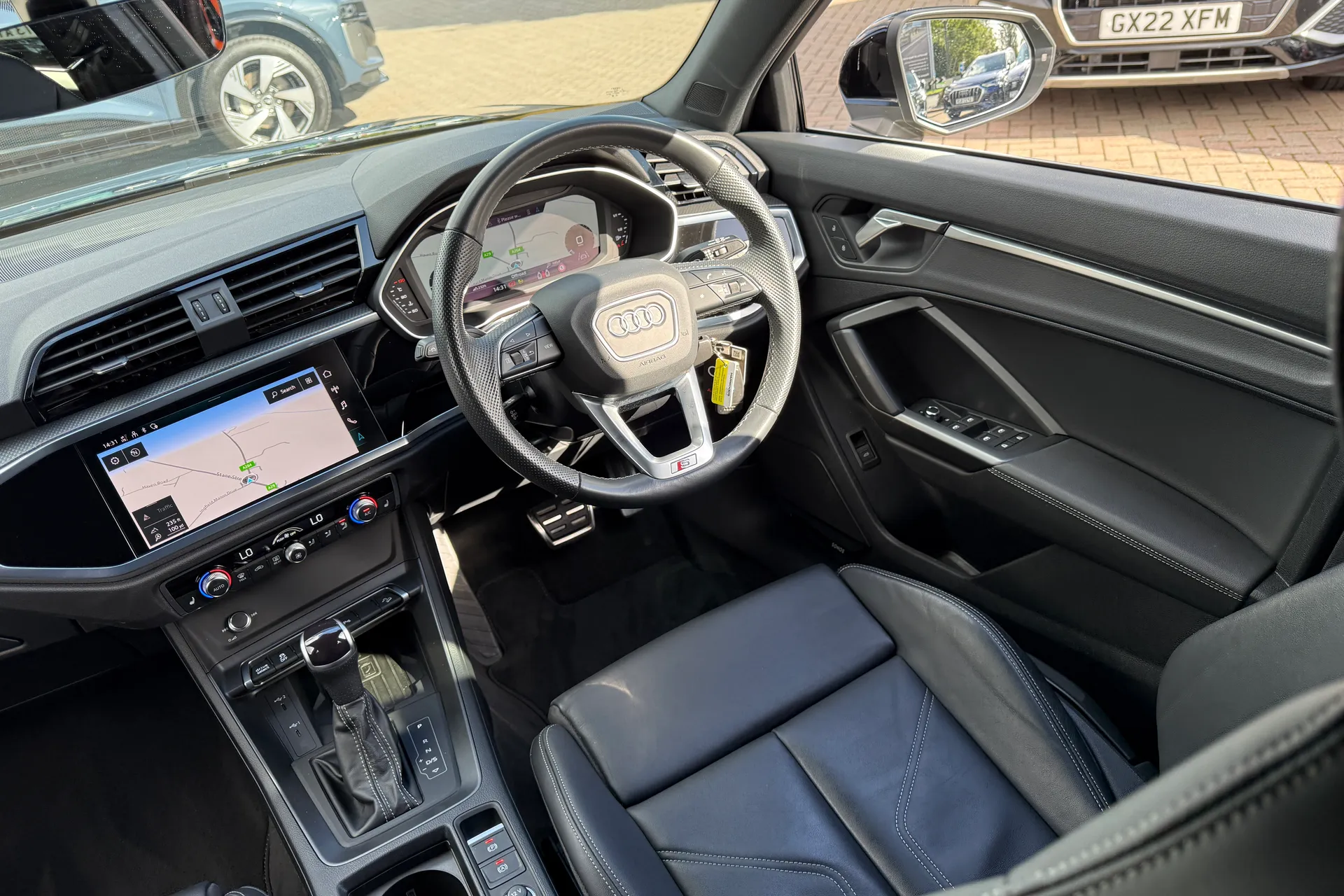 Audi Q3 thumbnail image number 42