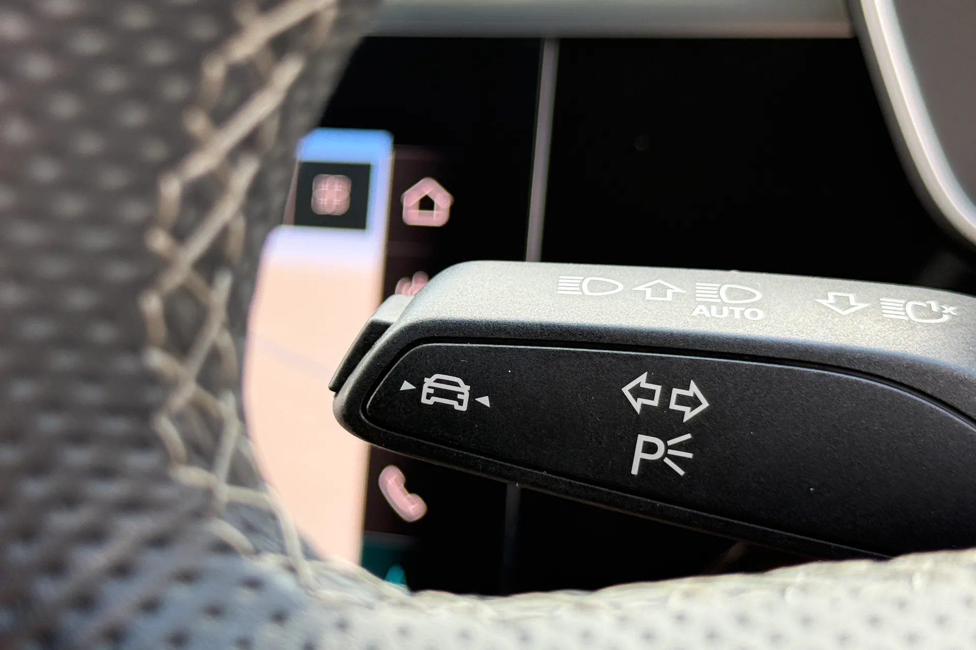 Audi Q3 thumbnail image number 19