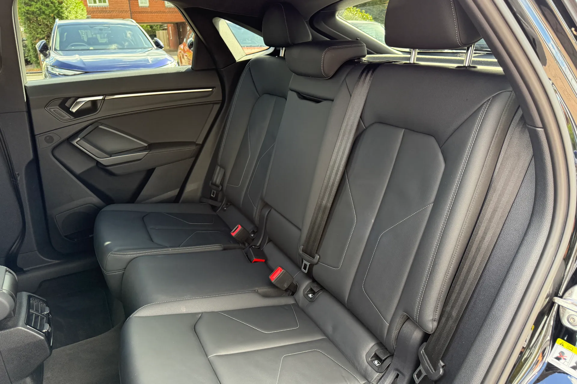 Audi Q3 thumbnail image number 43
