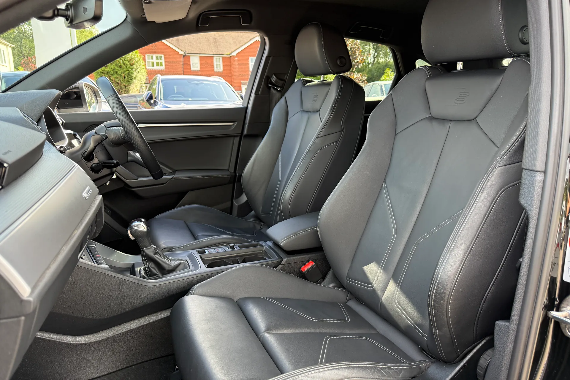 Audi Q3 thumbnail image number 31