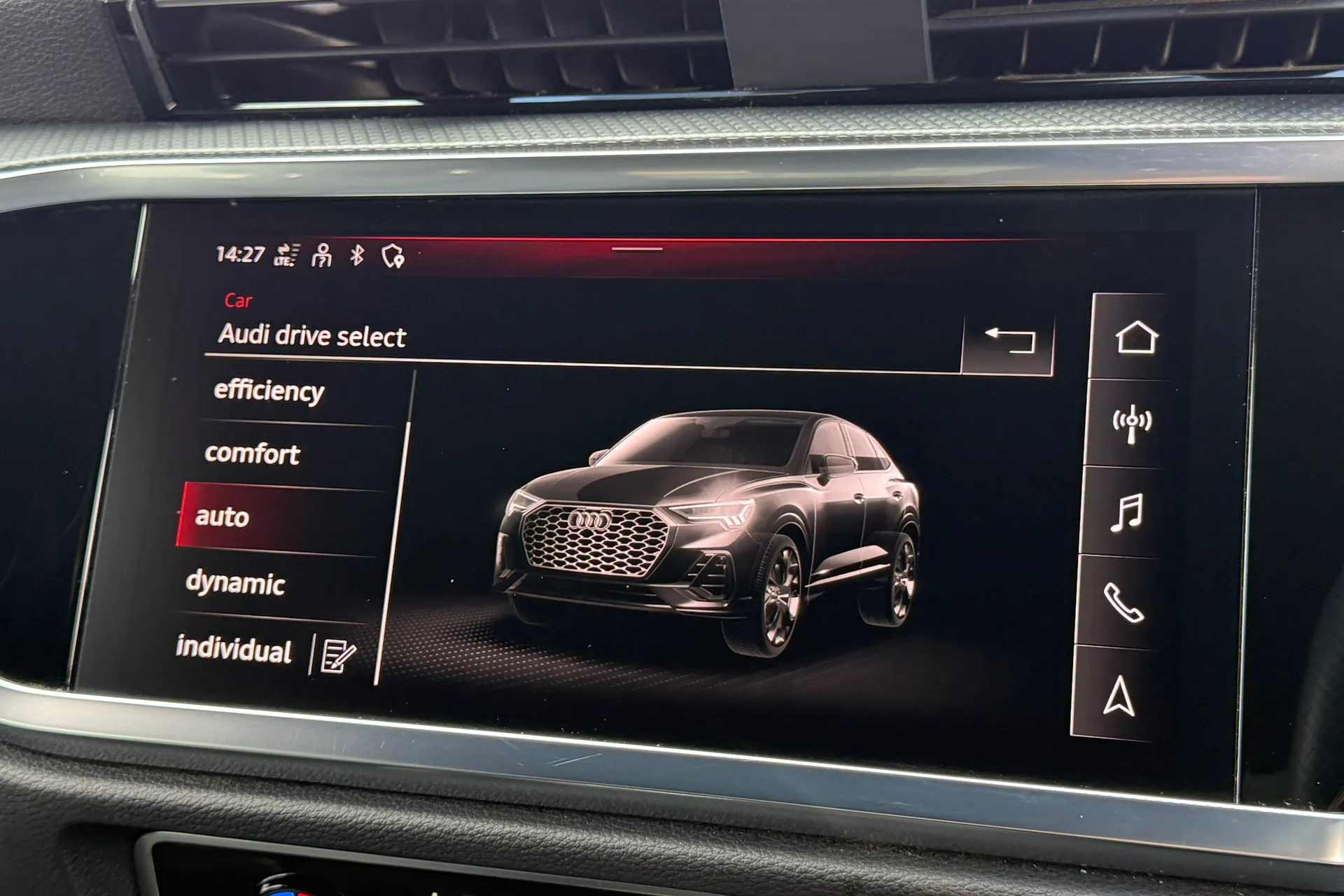Audi Q3 thumbnail image number 11
