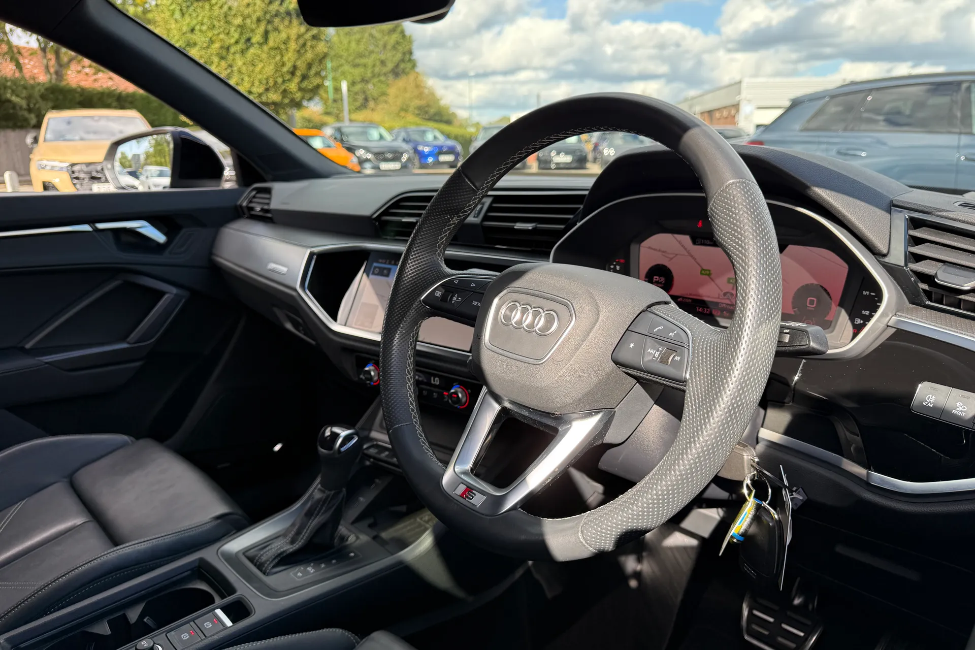 Audi Q3 thumbnail image number 29
