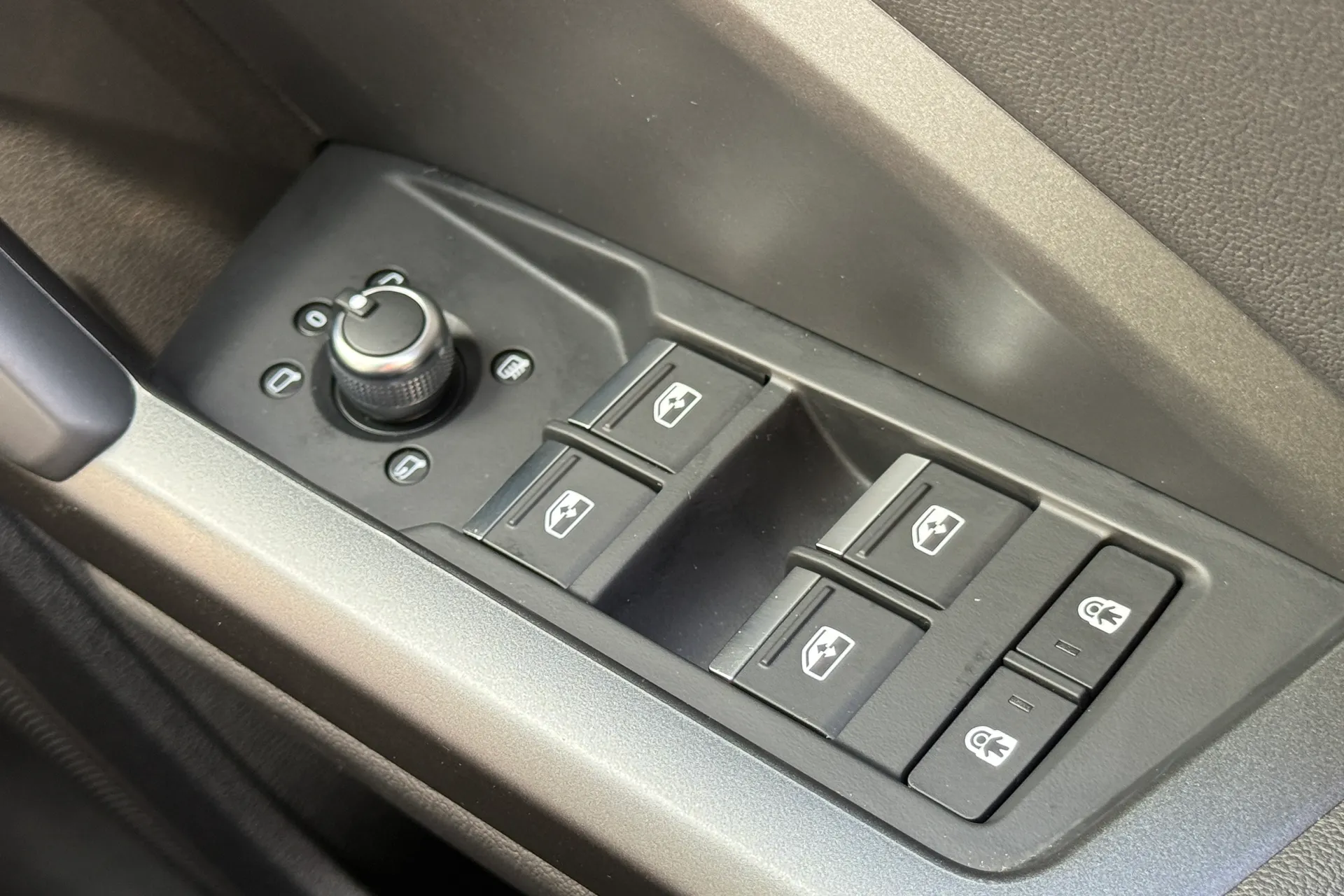 Audi Q3 thumbnail image number 20
