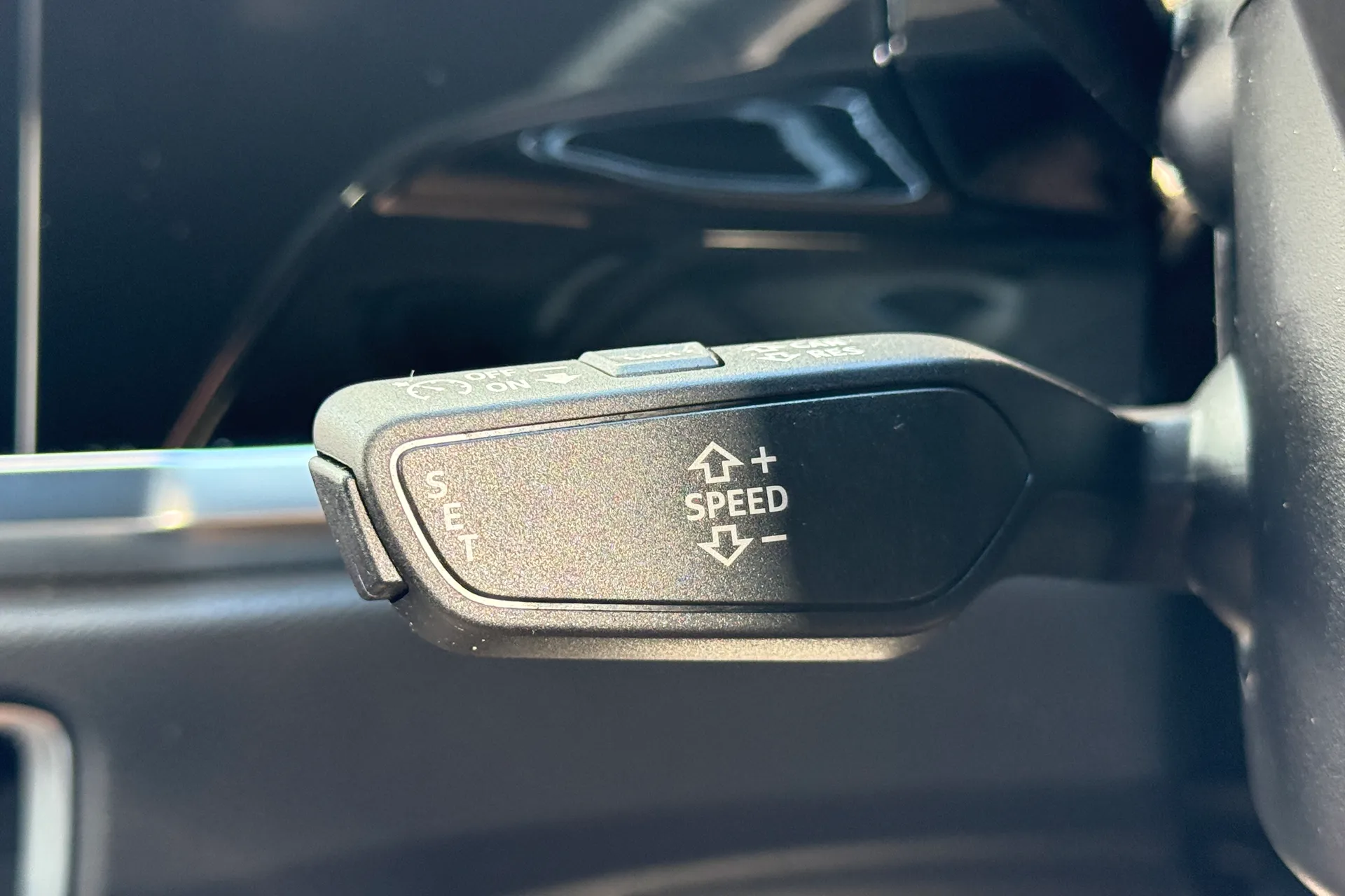 Audi Q3 thumbnail image number 18